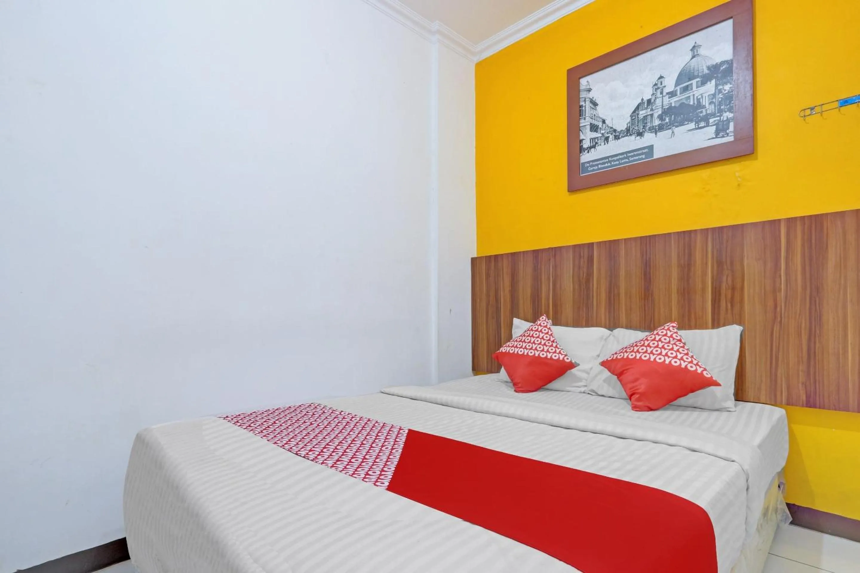 Bedroom, Bed in Hotel O Near Mall Ciputra 2