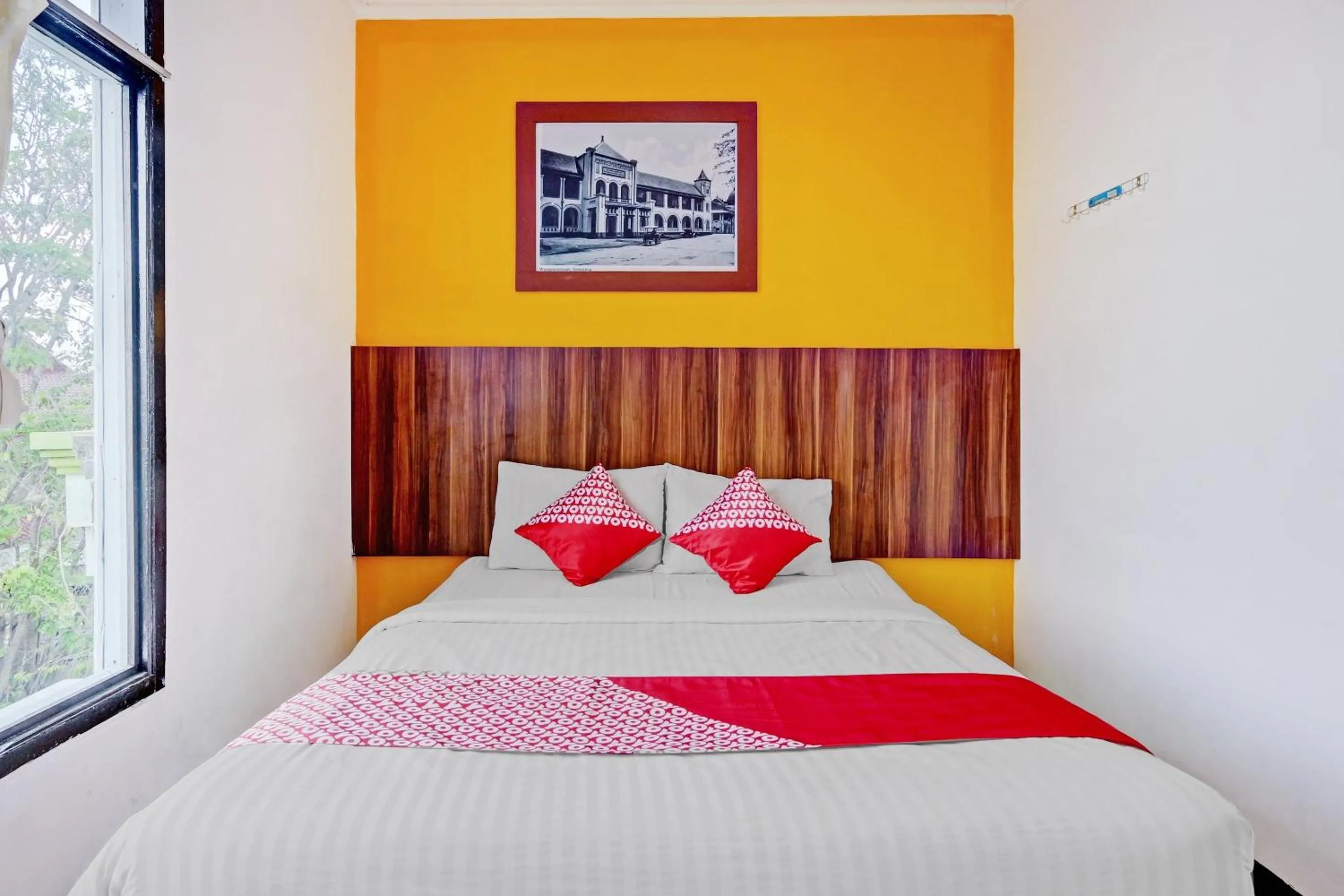 Bedroom, Bed in Hotel O Near Mall Ciputra 2