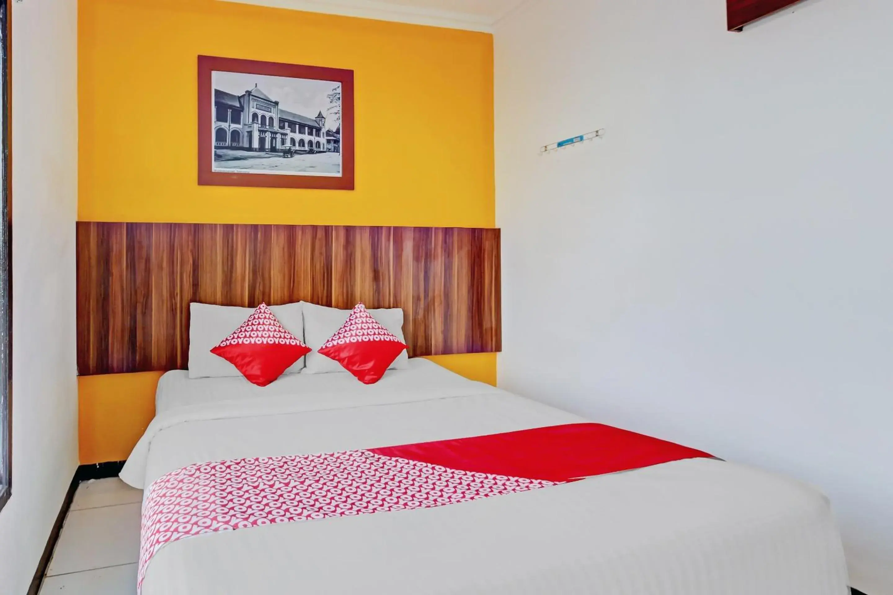 Standard Double Room in Hotel O Near Mall Ciputra 2 Standard Double Room in Hotel O Near Mall Ciputra 2