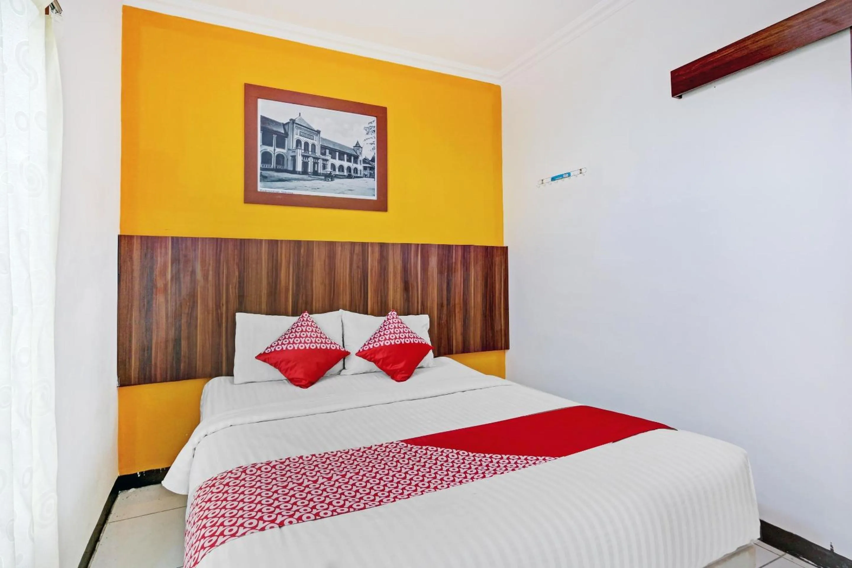 Bedroom, Bed in Hotel O Near Mall Ciputra 2