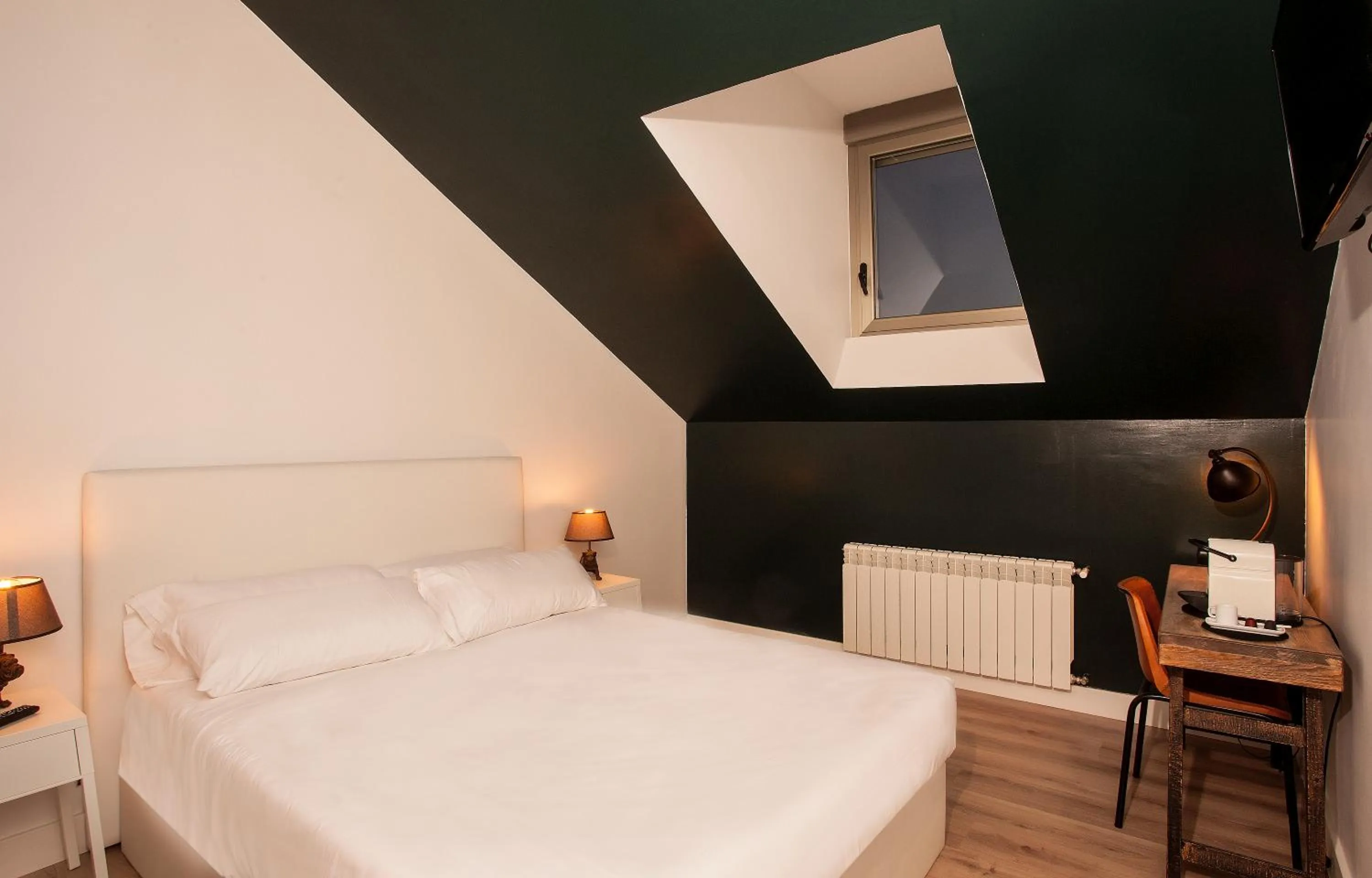 Photo of the whole room, Bed in La Casita de la Planta