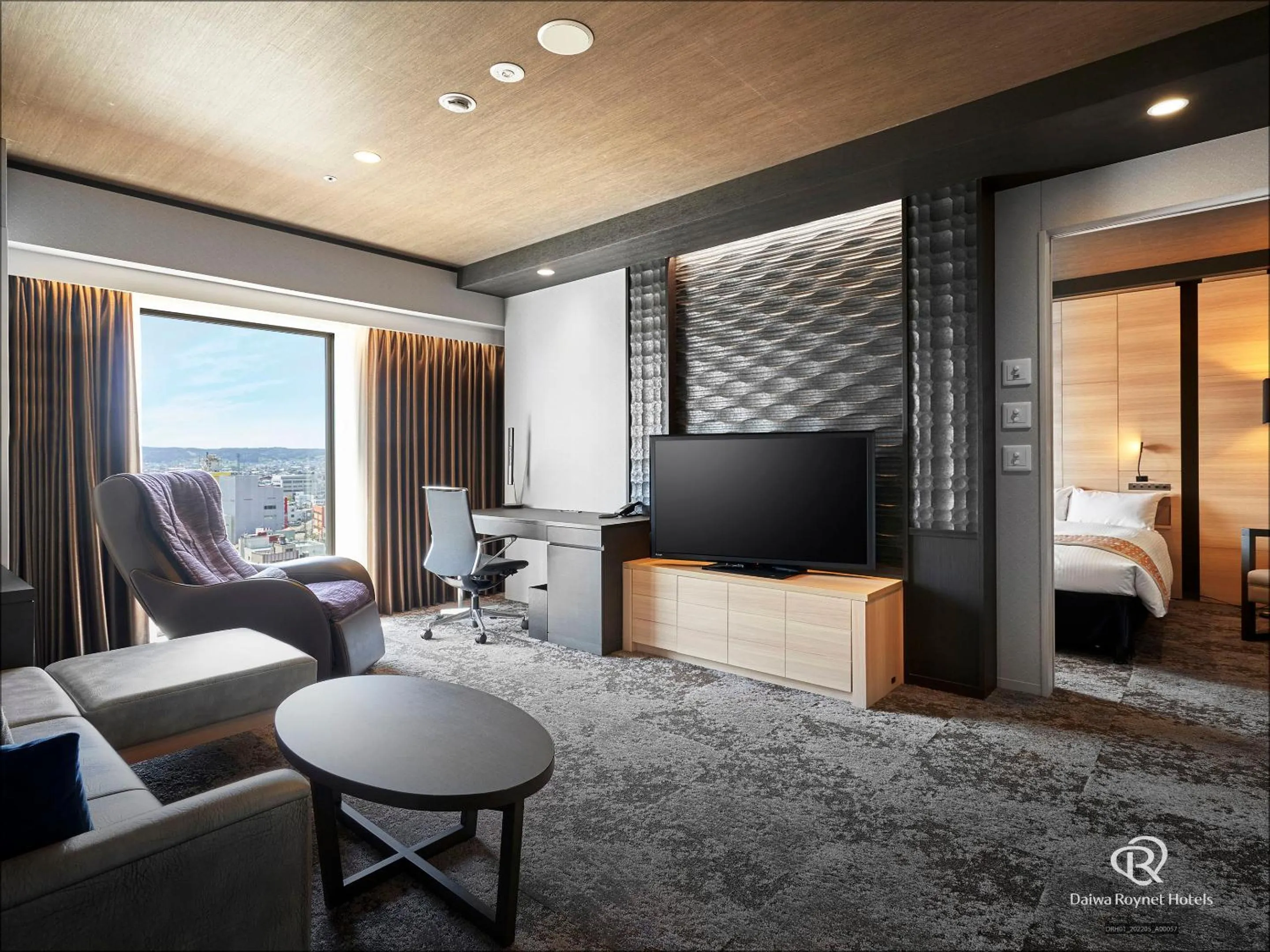 Living room, Bed in Daiwa Roynet Hotel Aomori