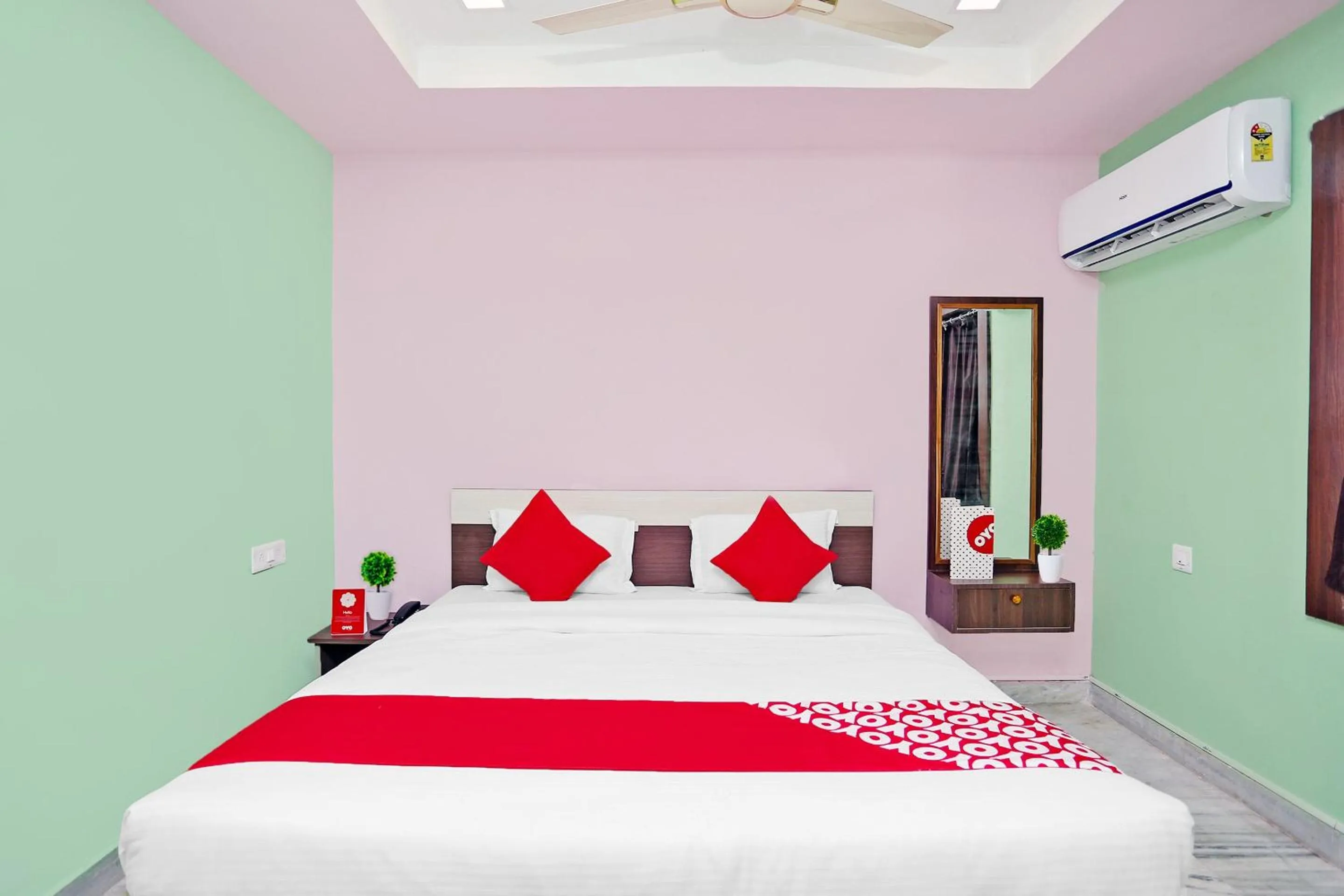 Bedroom, Bed in Collection O Aryan hotel