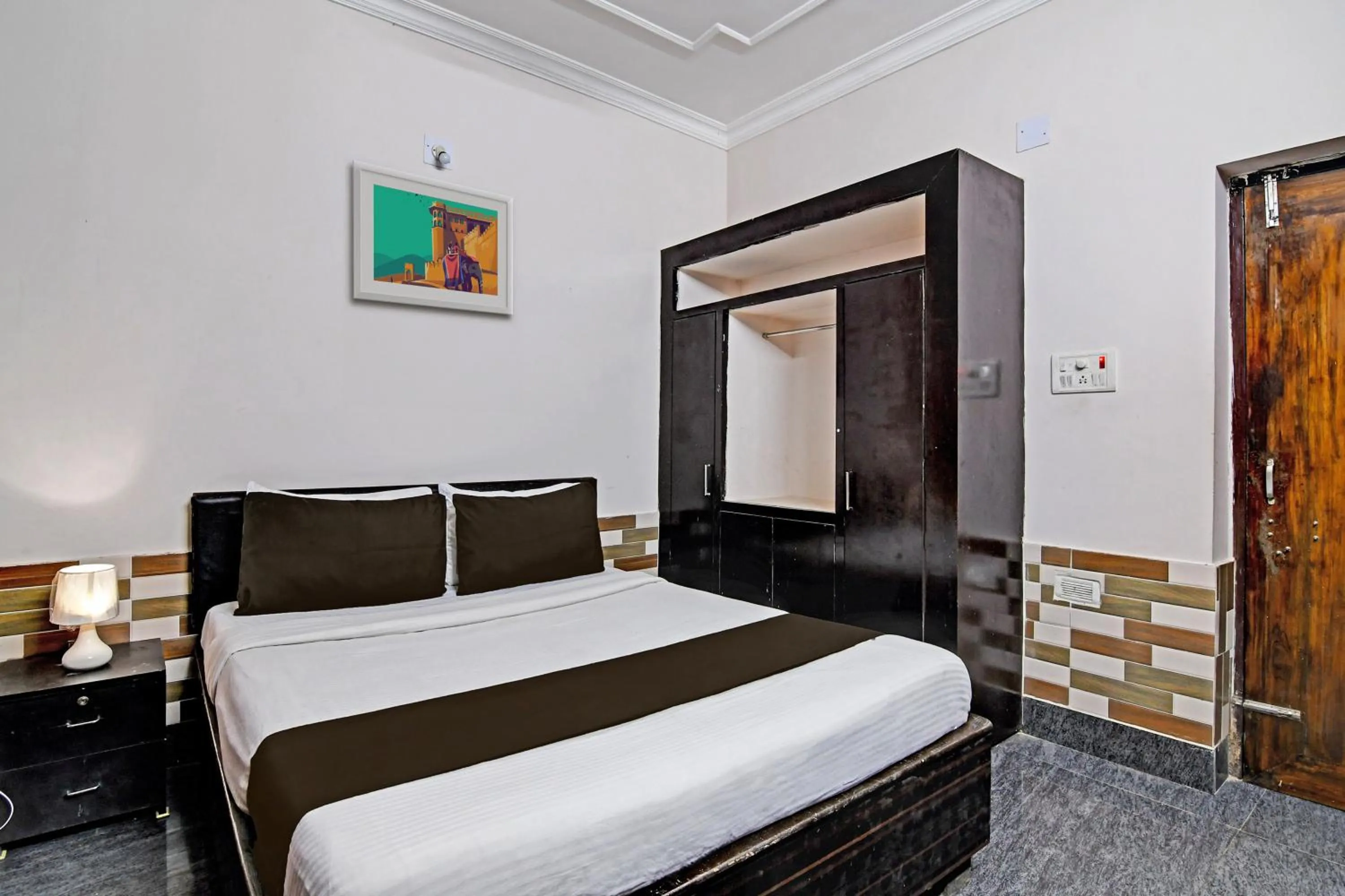 Bedroom, Bed in Hotel O Regal Stays