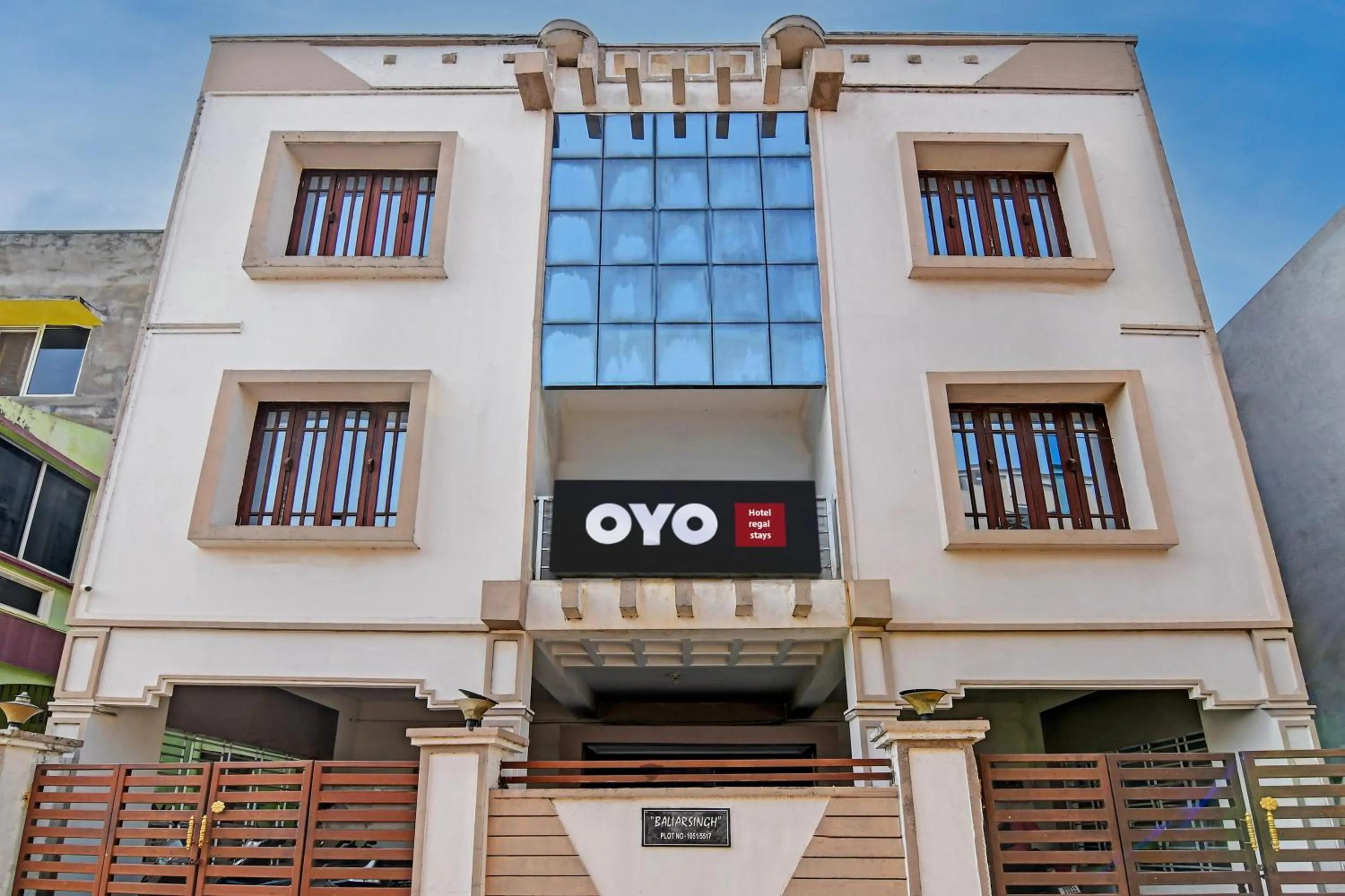 Facade/entrance in Hotel O Regal Stays