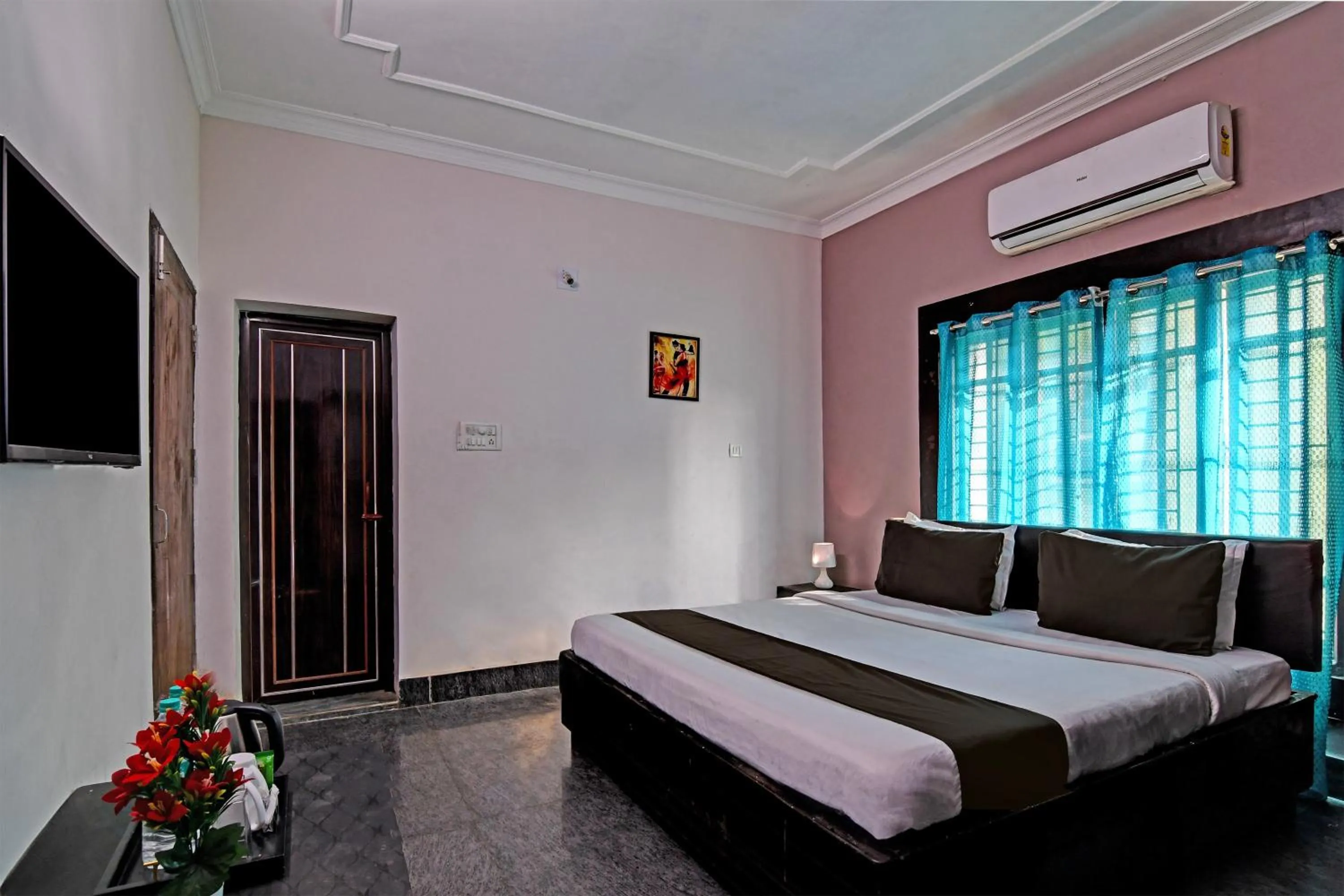 Bedroom, Bed in Hotel O Regal Stays