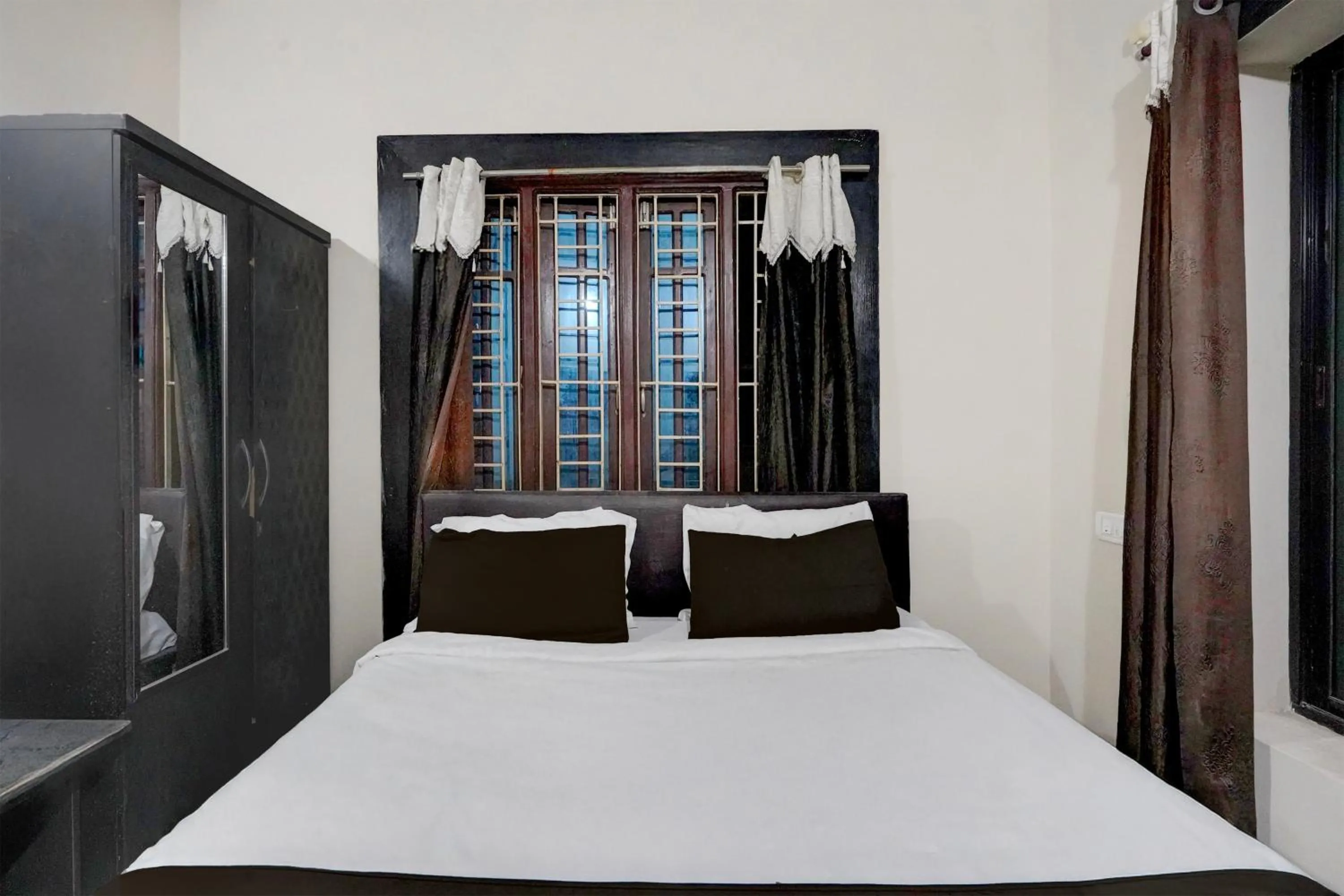 Bedroom, Bed in Collection O ITER Bhubaneswar Formerly Regal Stays