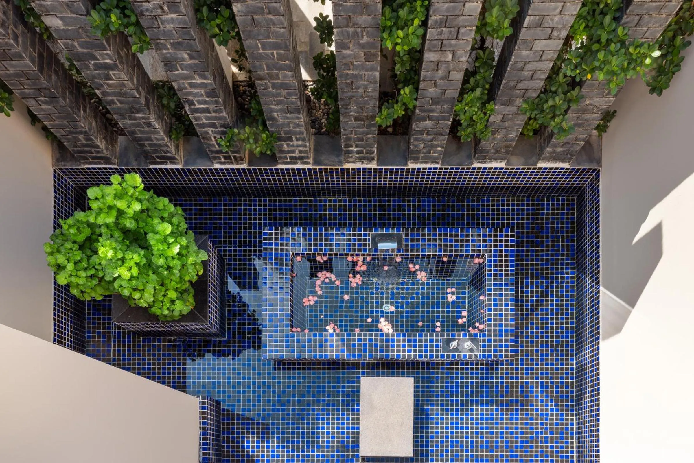 Bath in Banyan Tree Sanya