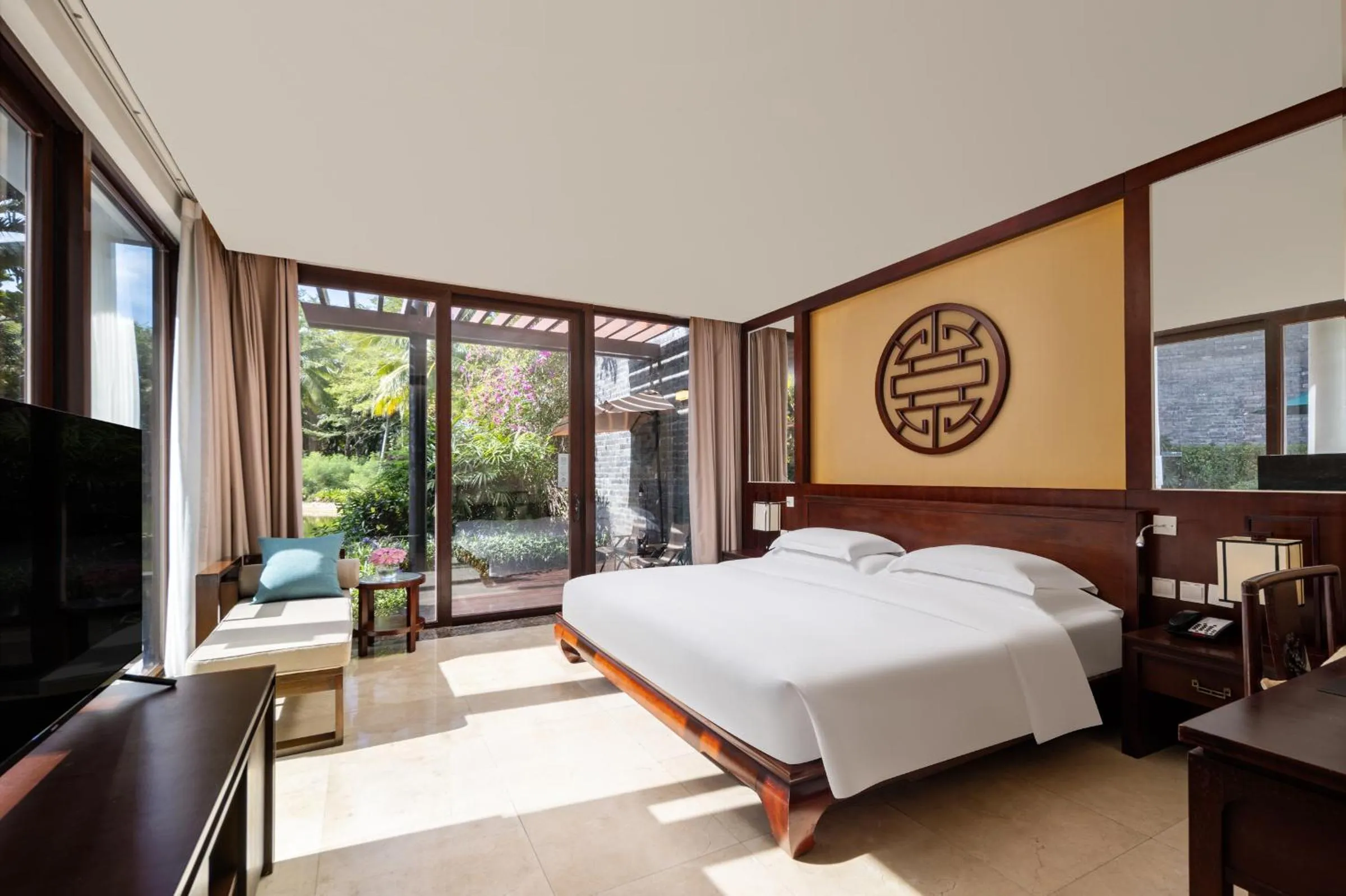 Bedroom, Bed in Banyan Tree Sanya