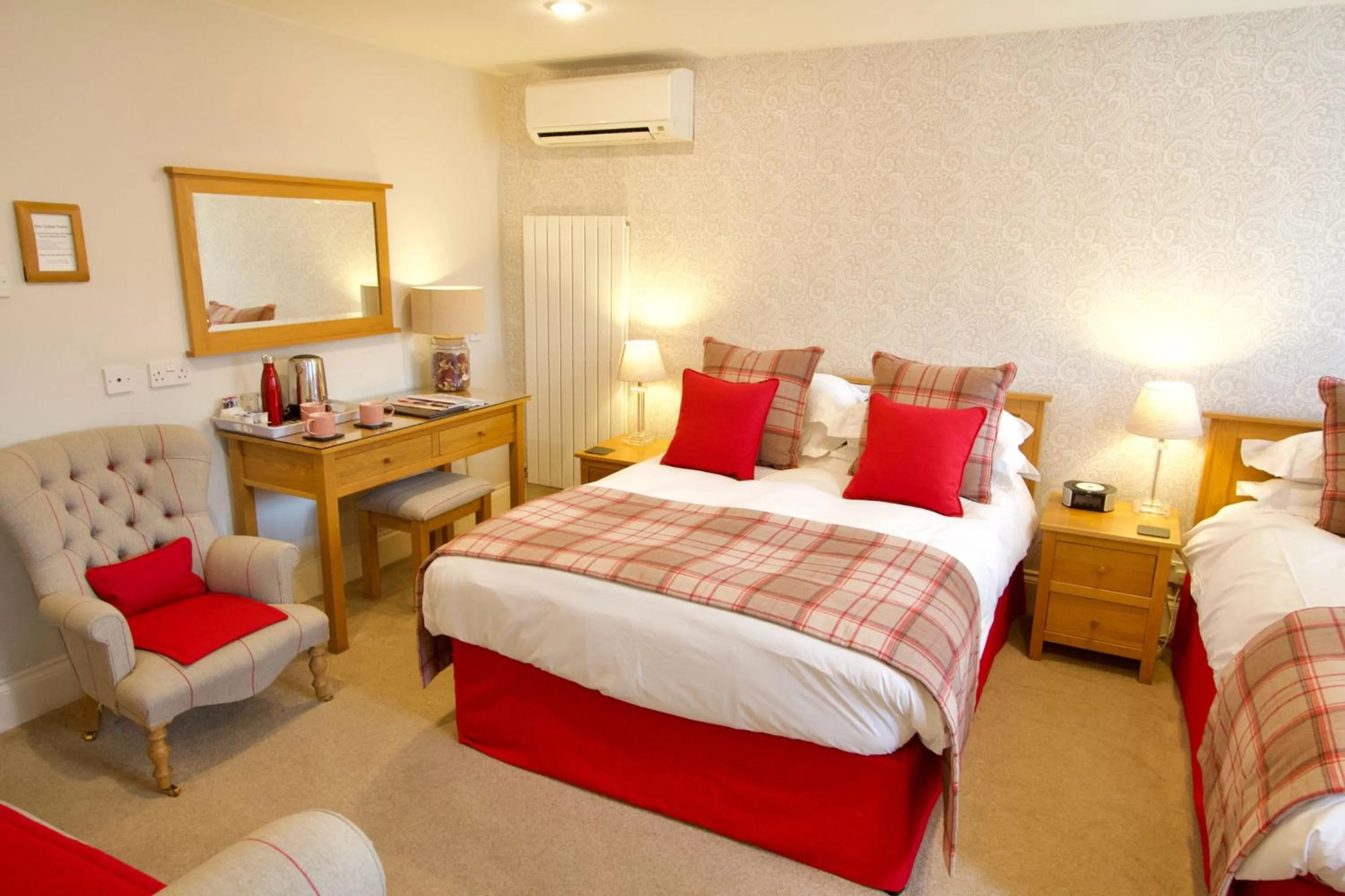 Bedroom, Bed in Chestnuts House Boutique B&B