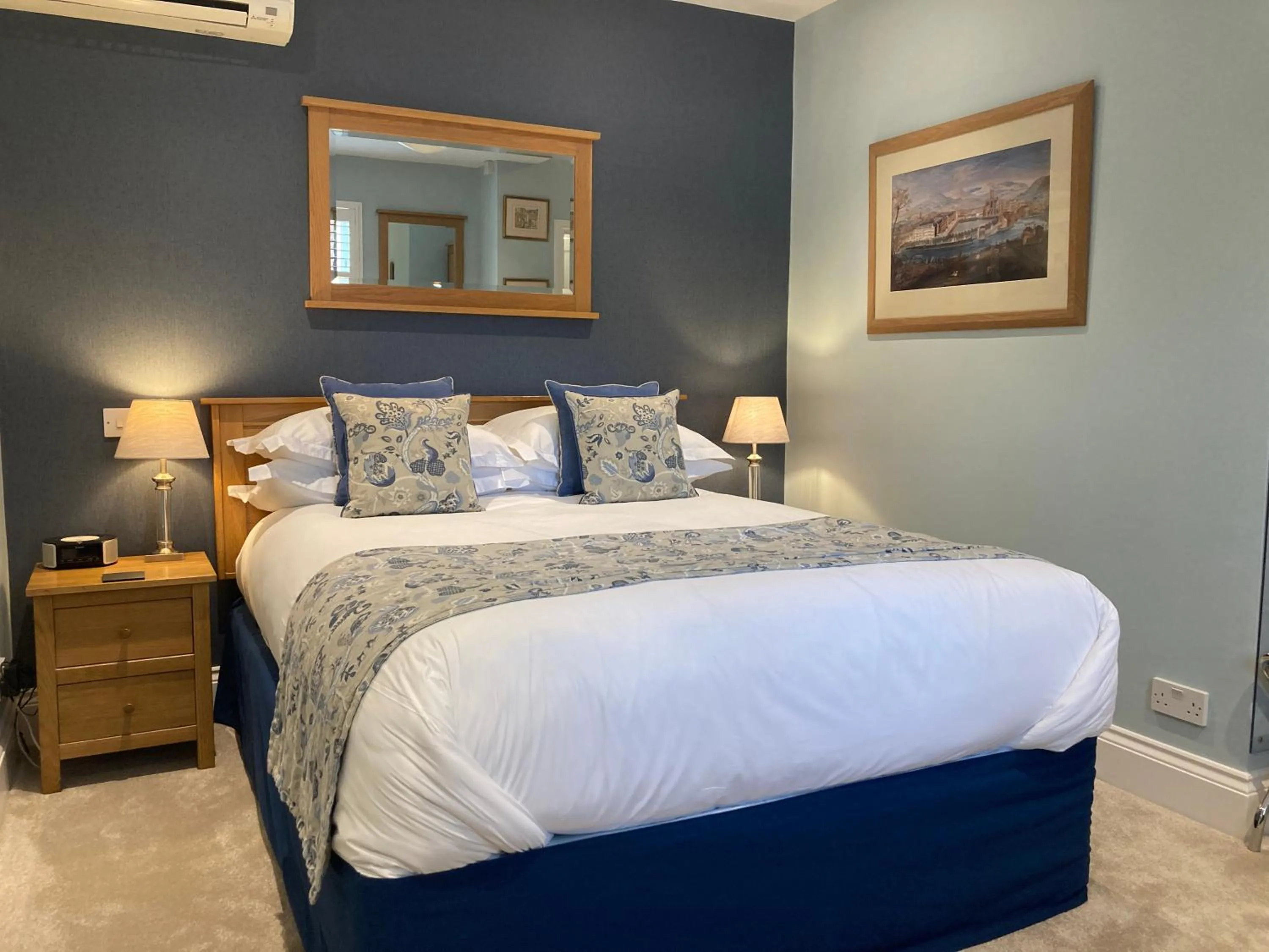 Bedroom, Bed in Chestnuts House Boutique B&B