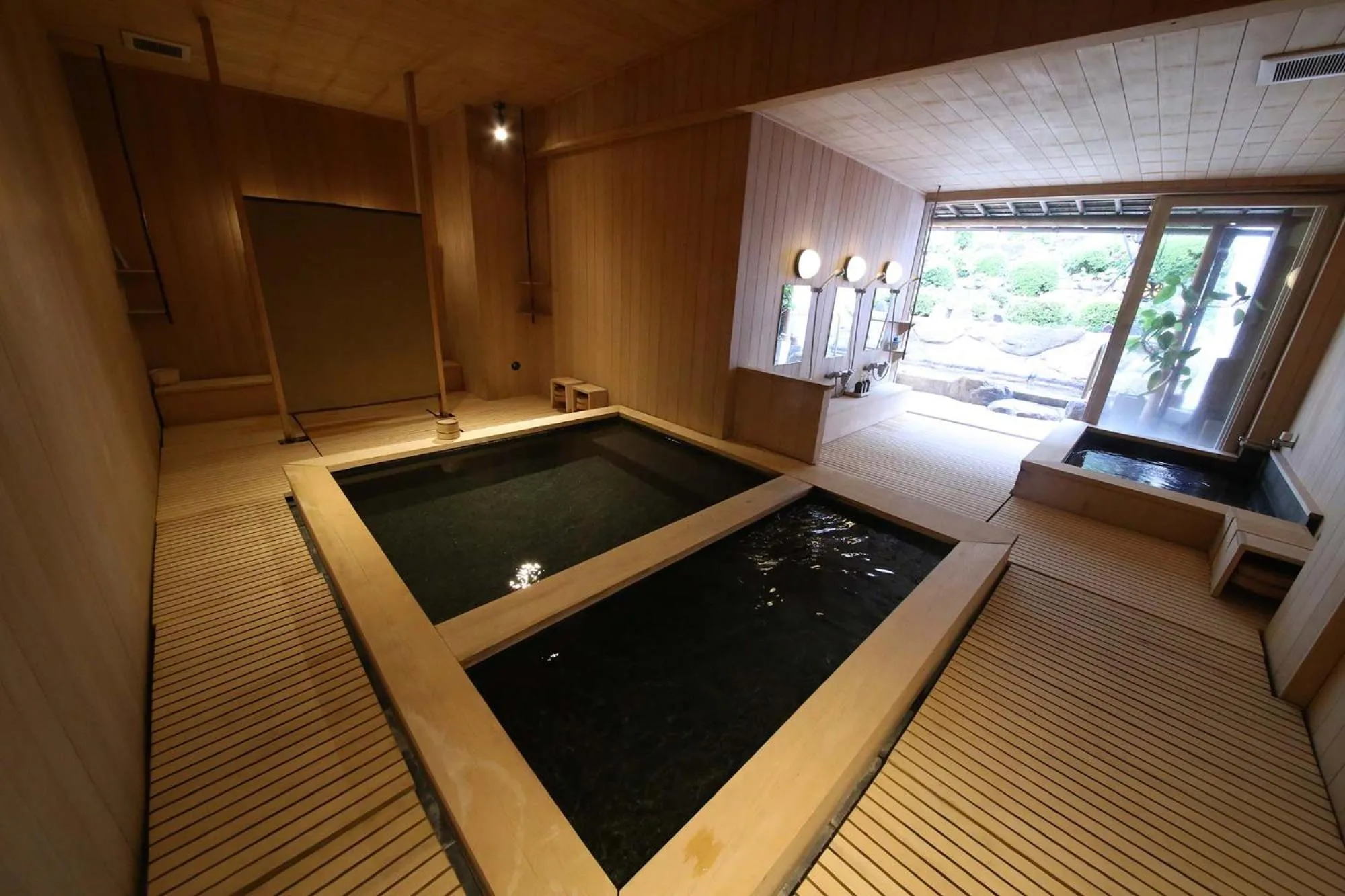 Hot Spring Bath in Sekitei