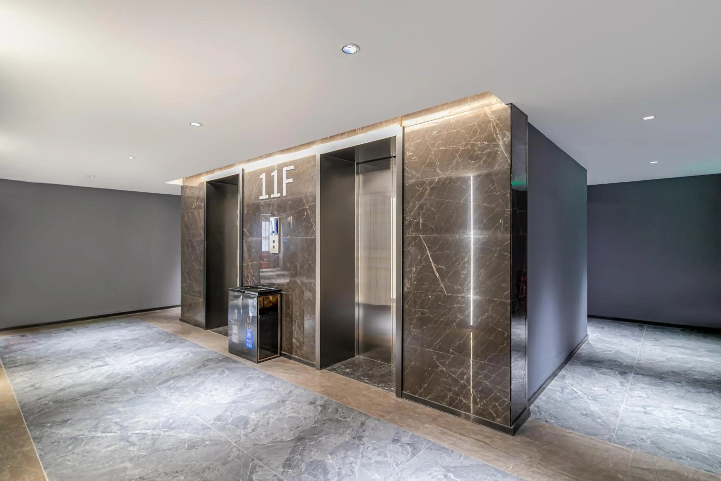 elevator in Insail Hotels (Guangyuanxincun Jingtai Pedestrian Street Guangzhou)