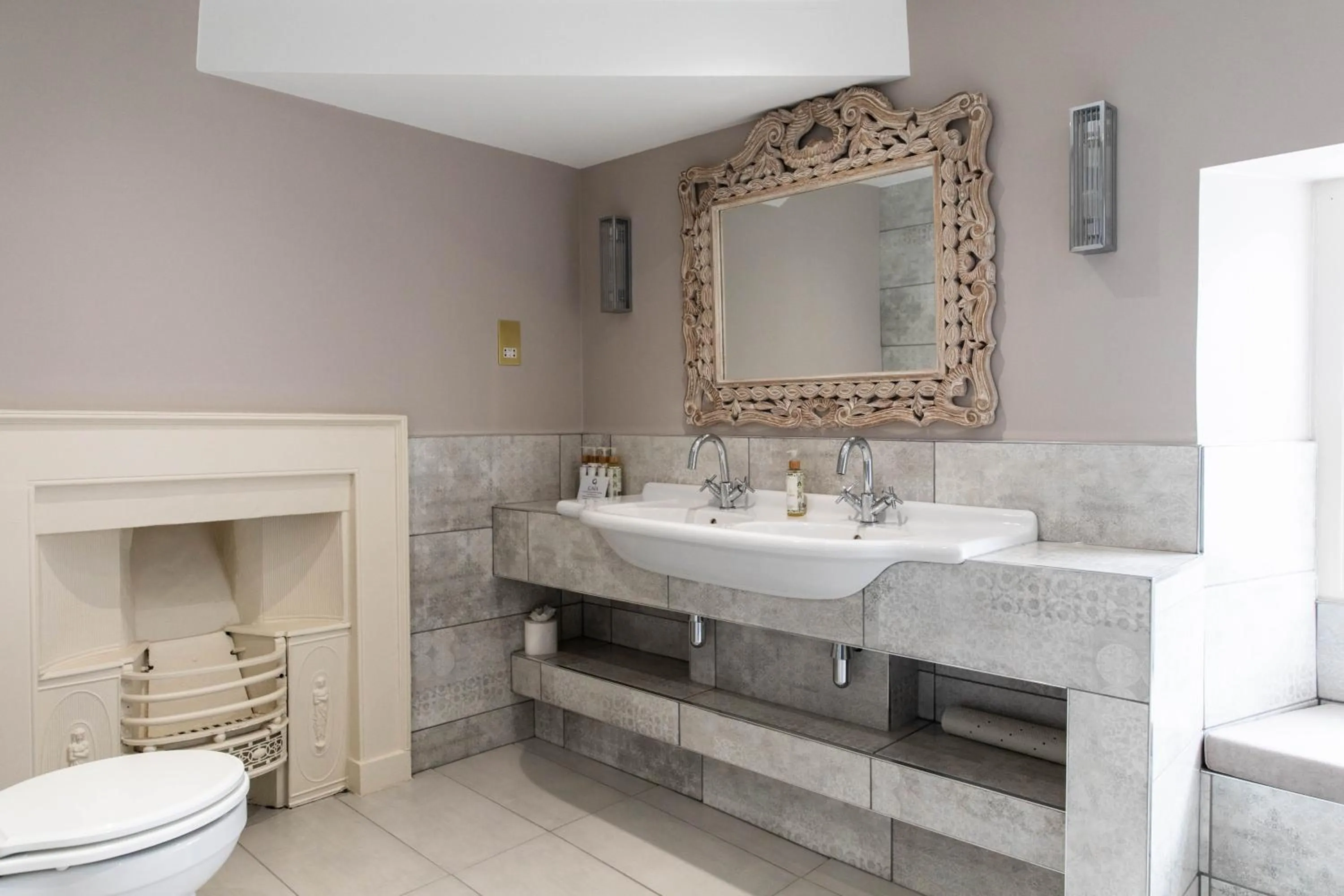 Bathroom in Owston Hall Hotel