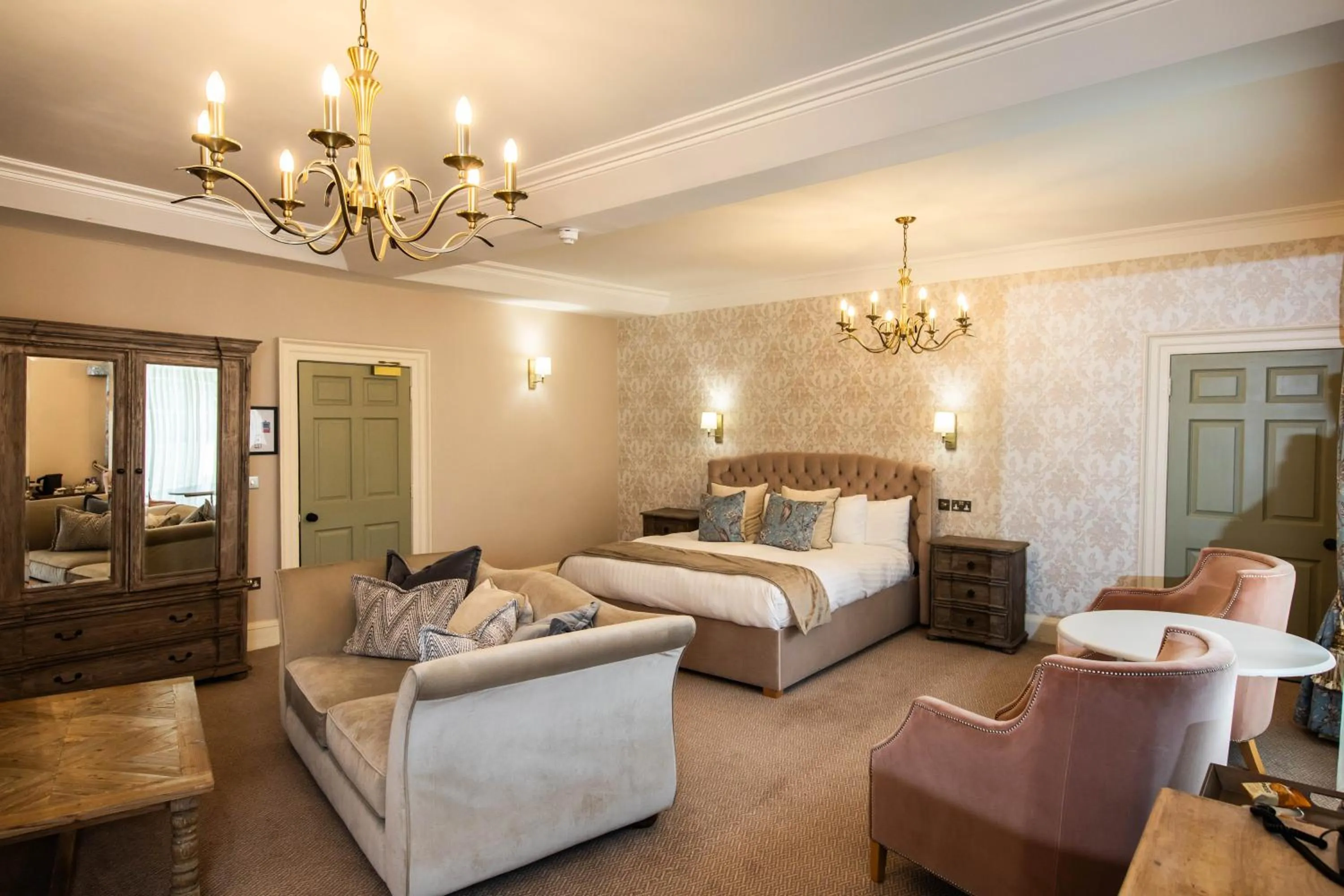 Photo of the whole room, Bed in Owston Hall Hotel