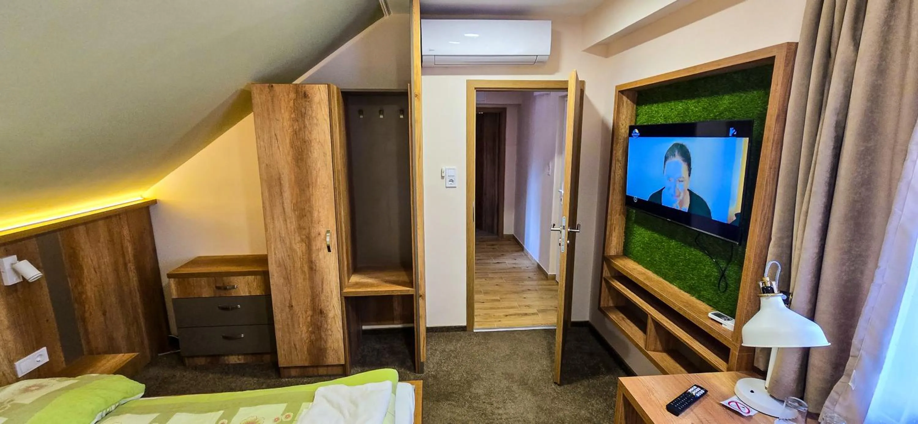 Photo of the whole room, Bed in Bauer Resort Countryside Retreat