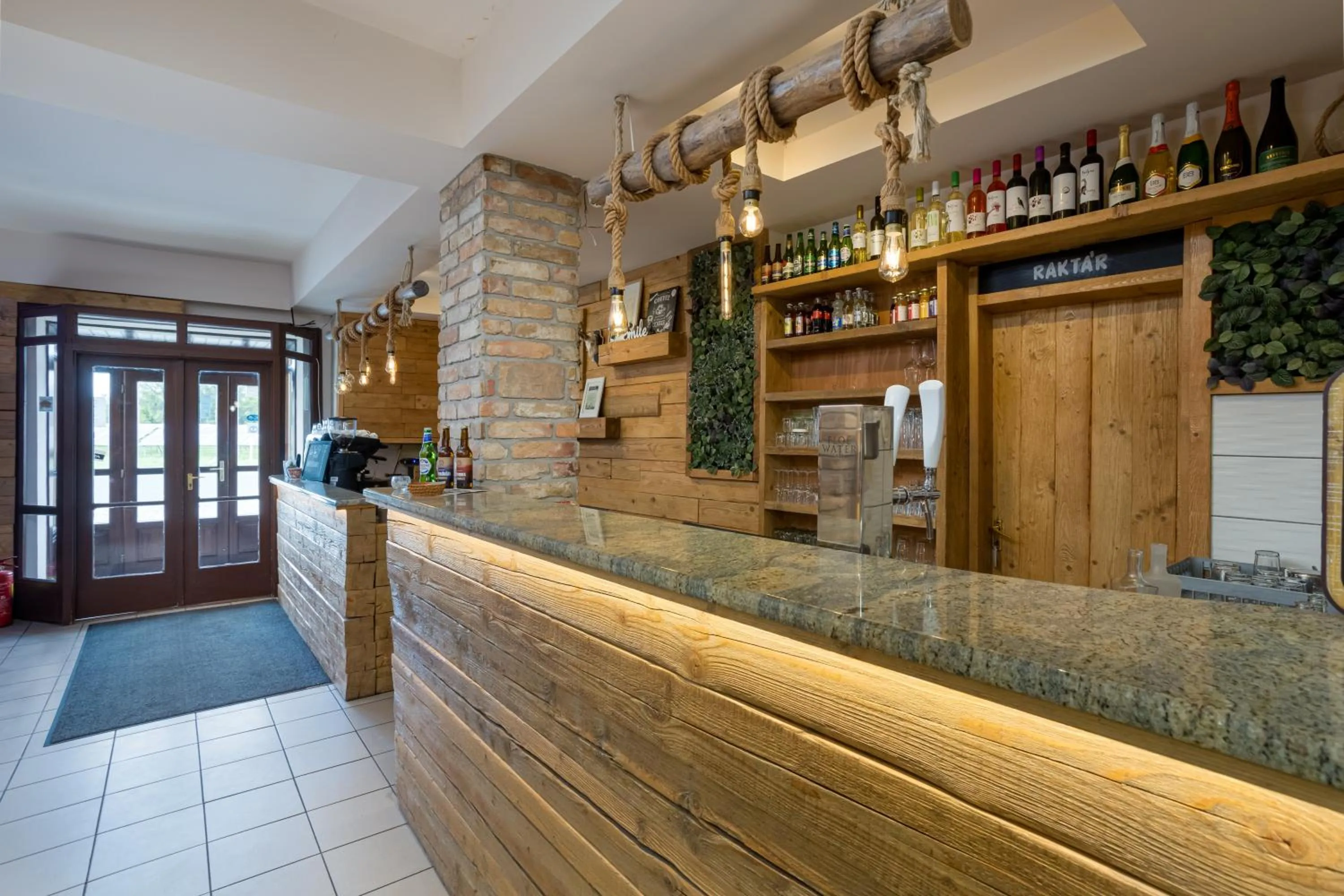 Restaurant/places to eat in Bauer Resort Countryside Retreat