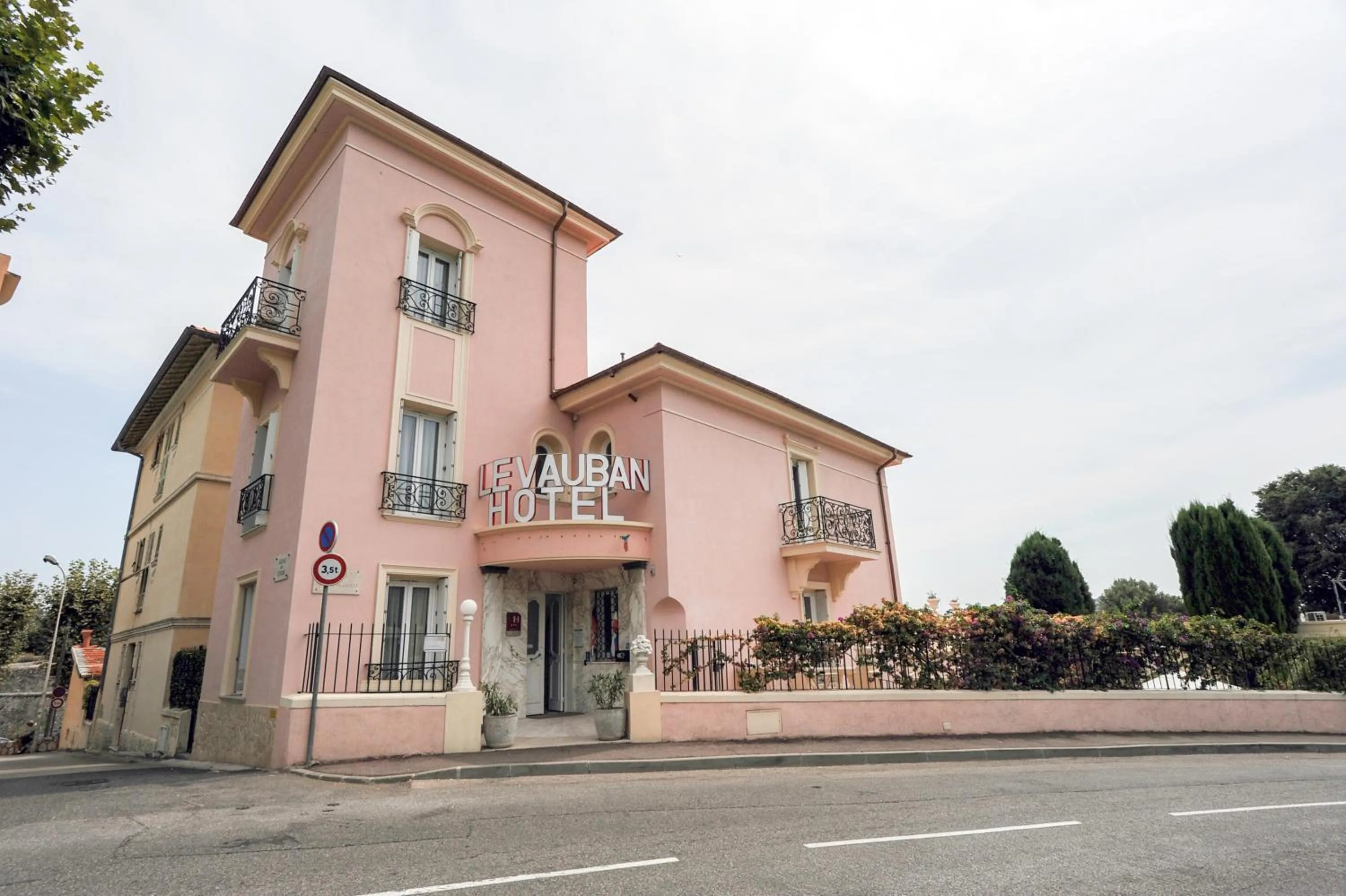 Property Building in Le Vauban