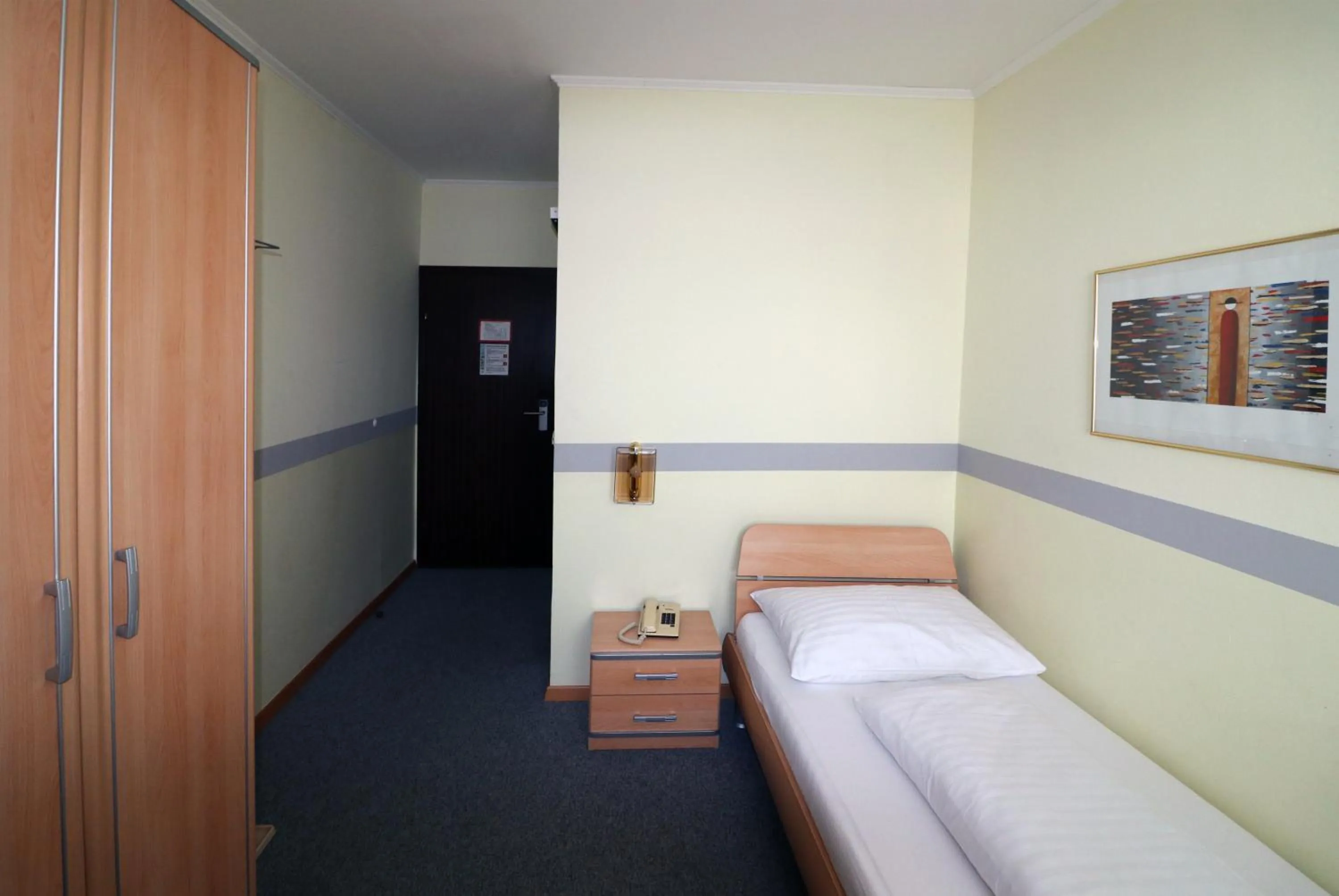 Photo of the whole room, Bed in Schlafgut