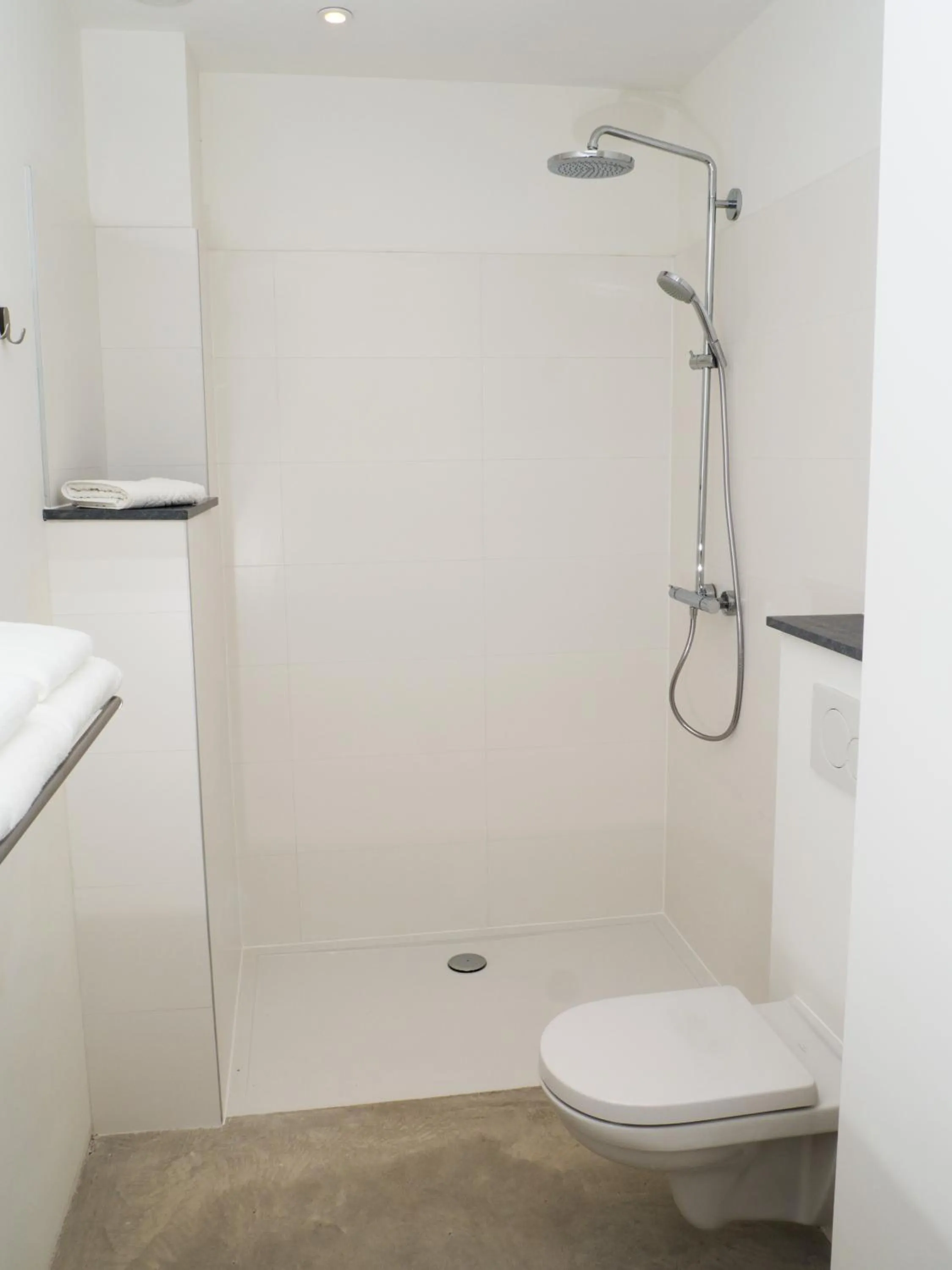 Shower in Au jardin des Vennes