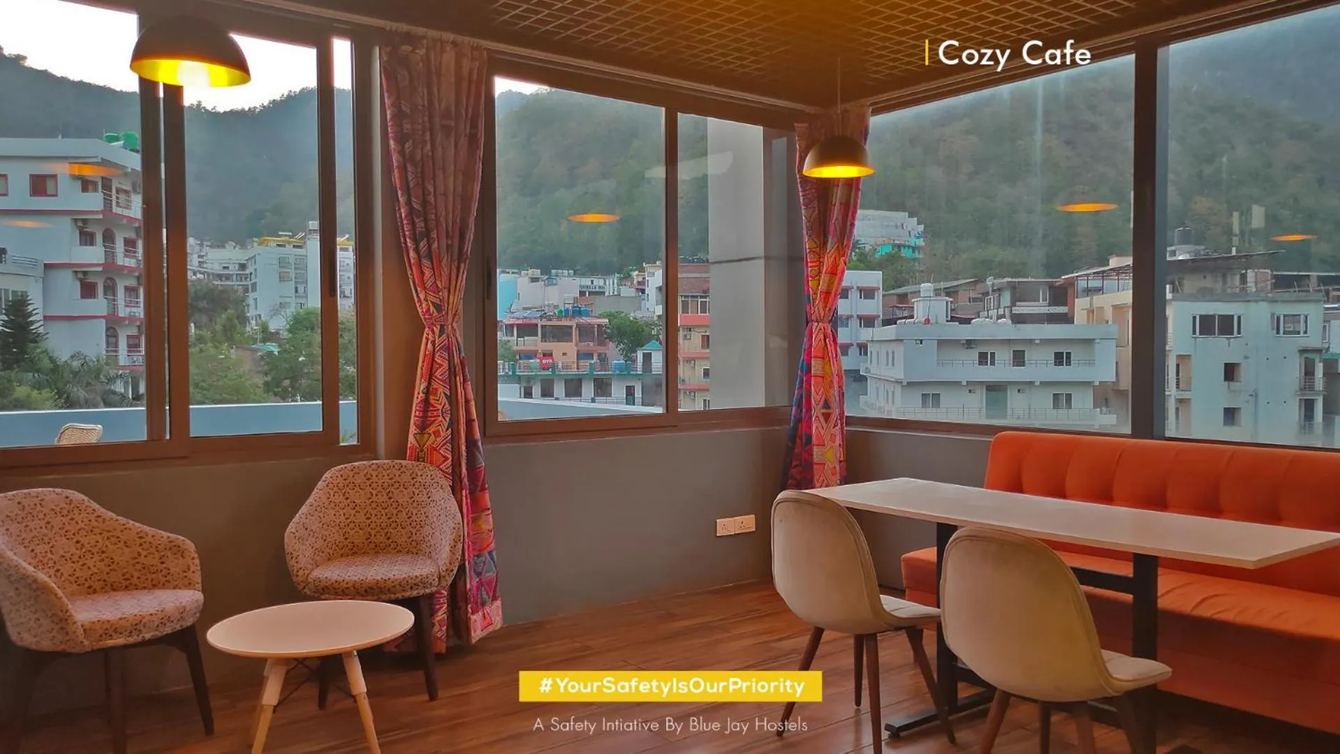 Restaurant/places to eat in The Blue Jay Hostel - Dorms & Rooms