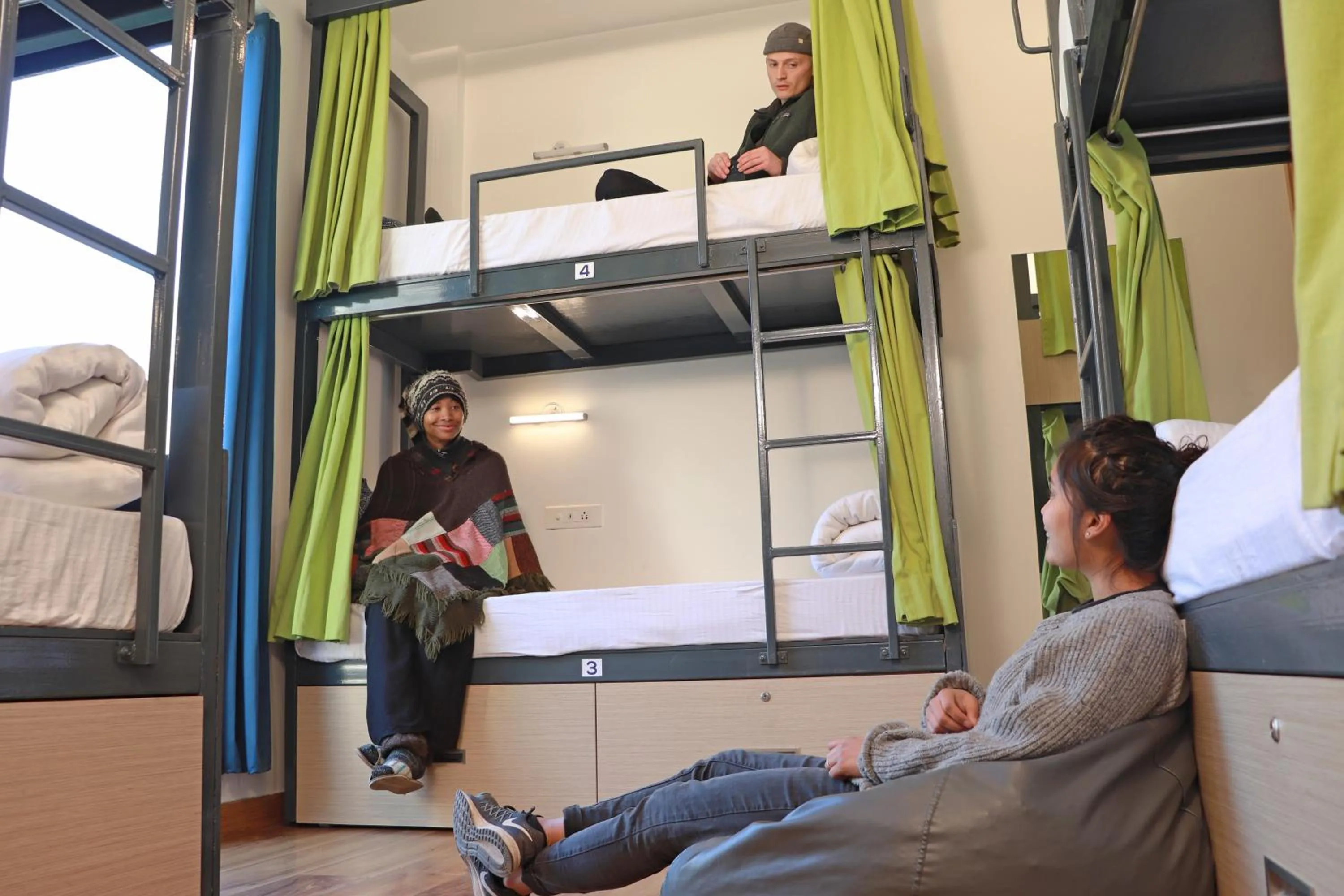 People, Bed in The Blue Jay Hostel - Dorms & Rooms