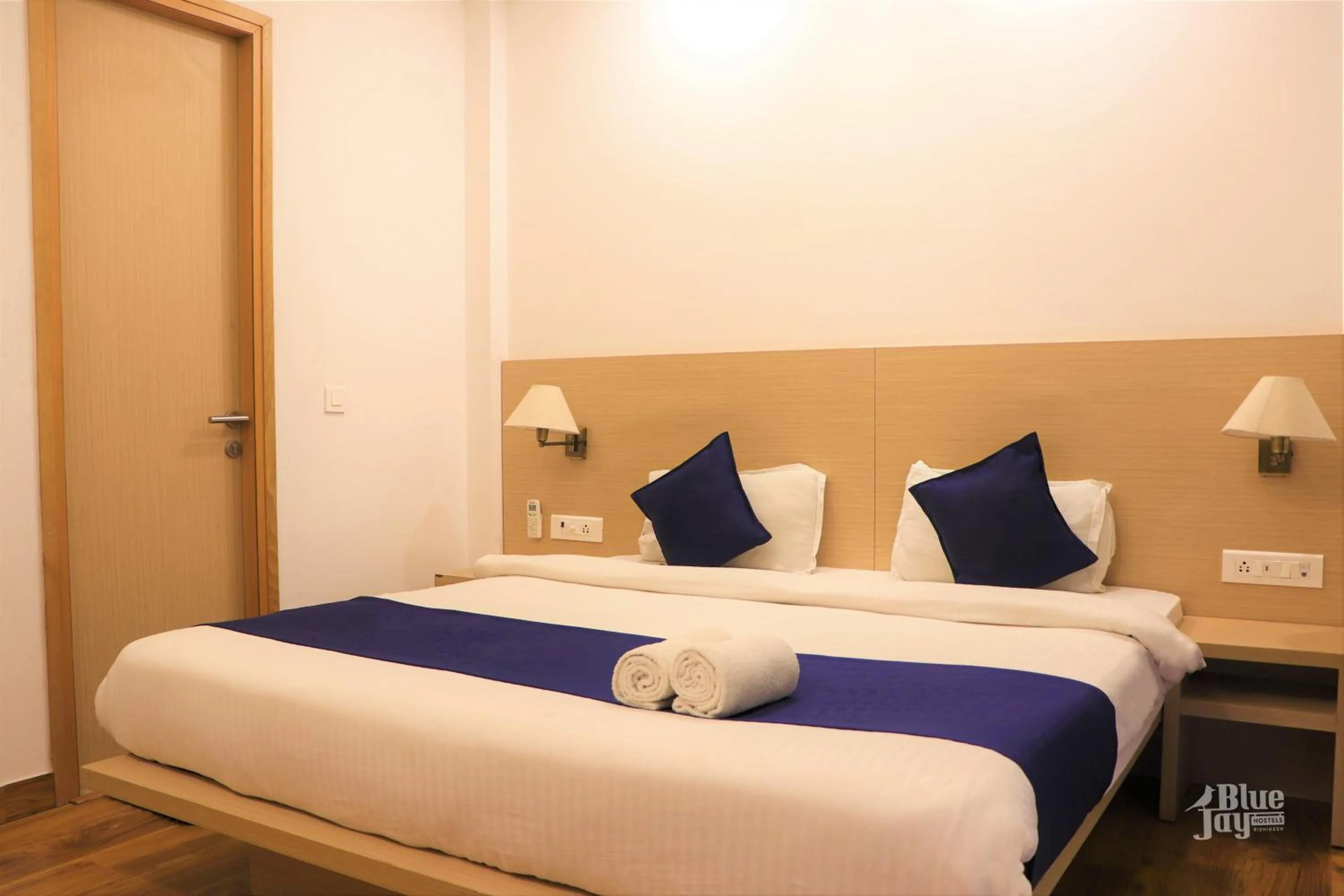 Bed in The Blue Jay Hostel - Dorms & Rooms