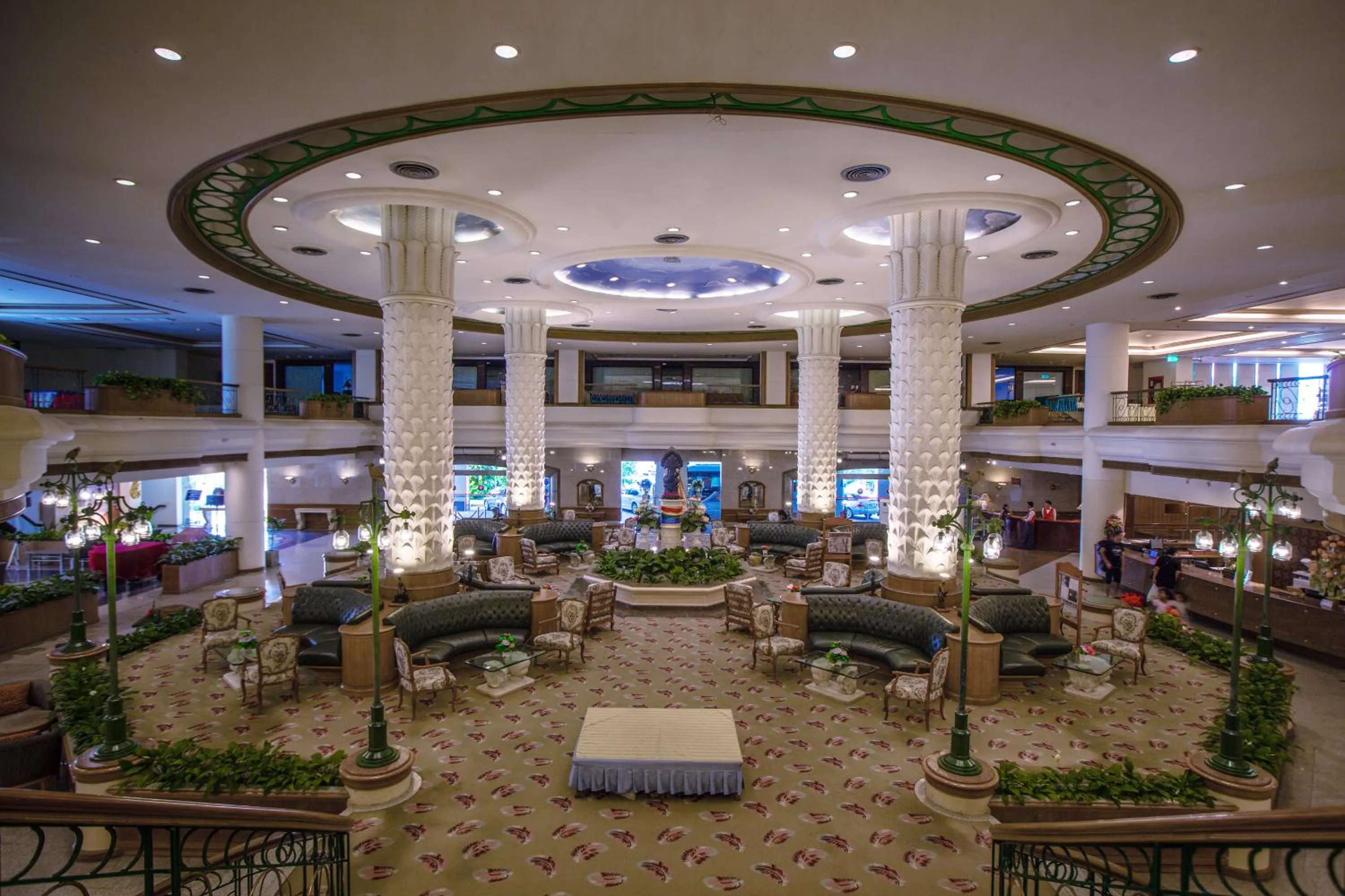 Restaurant/places to eat in The Twin Lotus Hotel