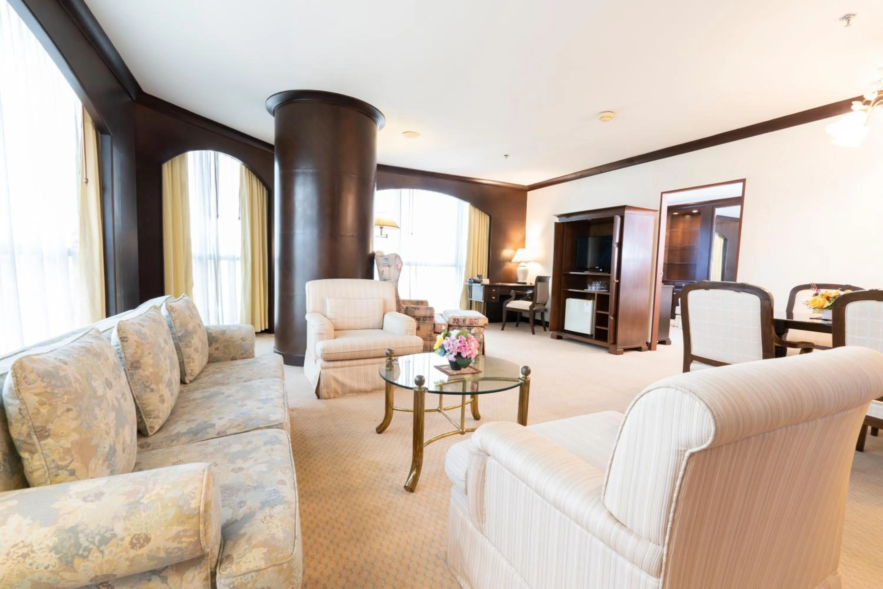 TV and multimedia in The Twin Lotus Hotel