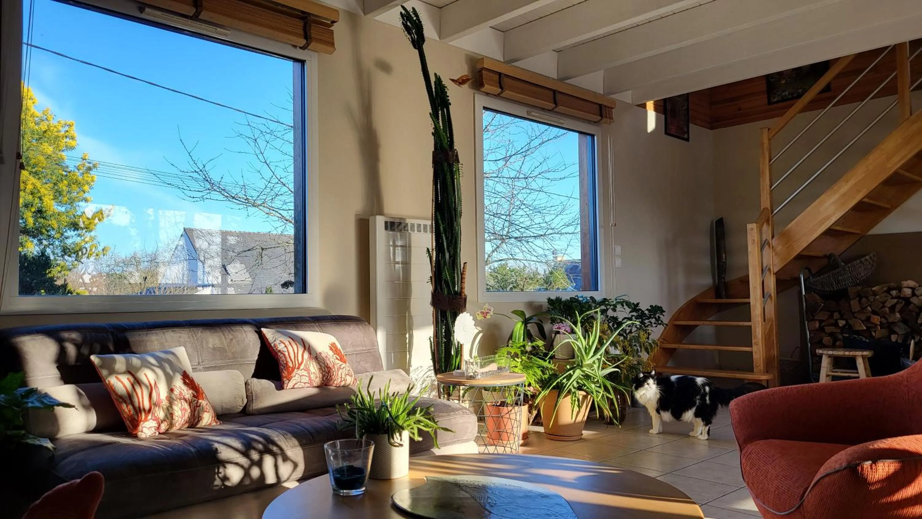 Communal lounge/ TV room in L'Oustaou du Bodo
