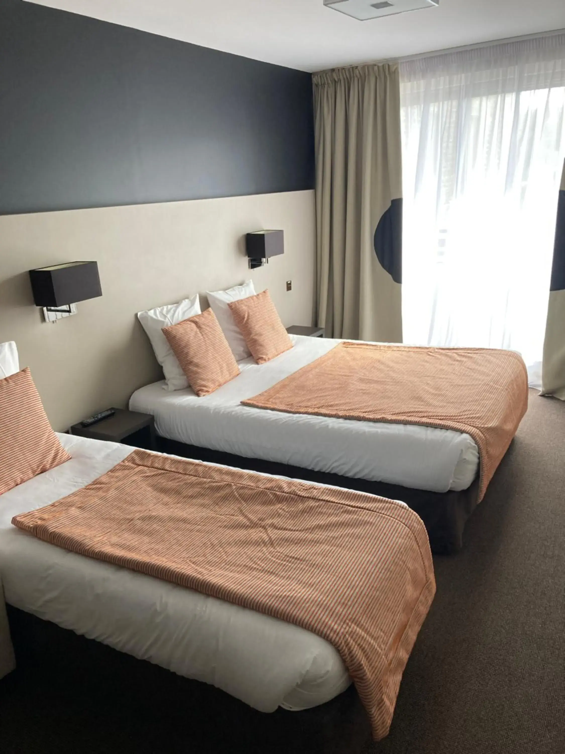 Superior Triple Room in Hotel Georges Superior Triple Room in Hotel Georges