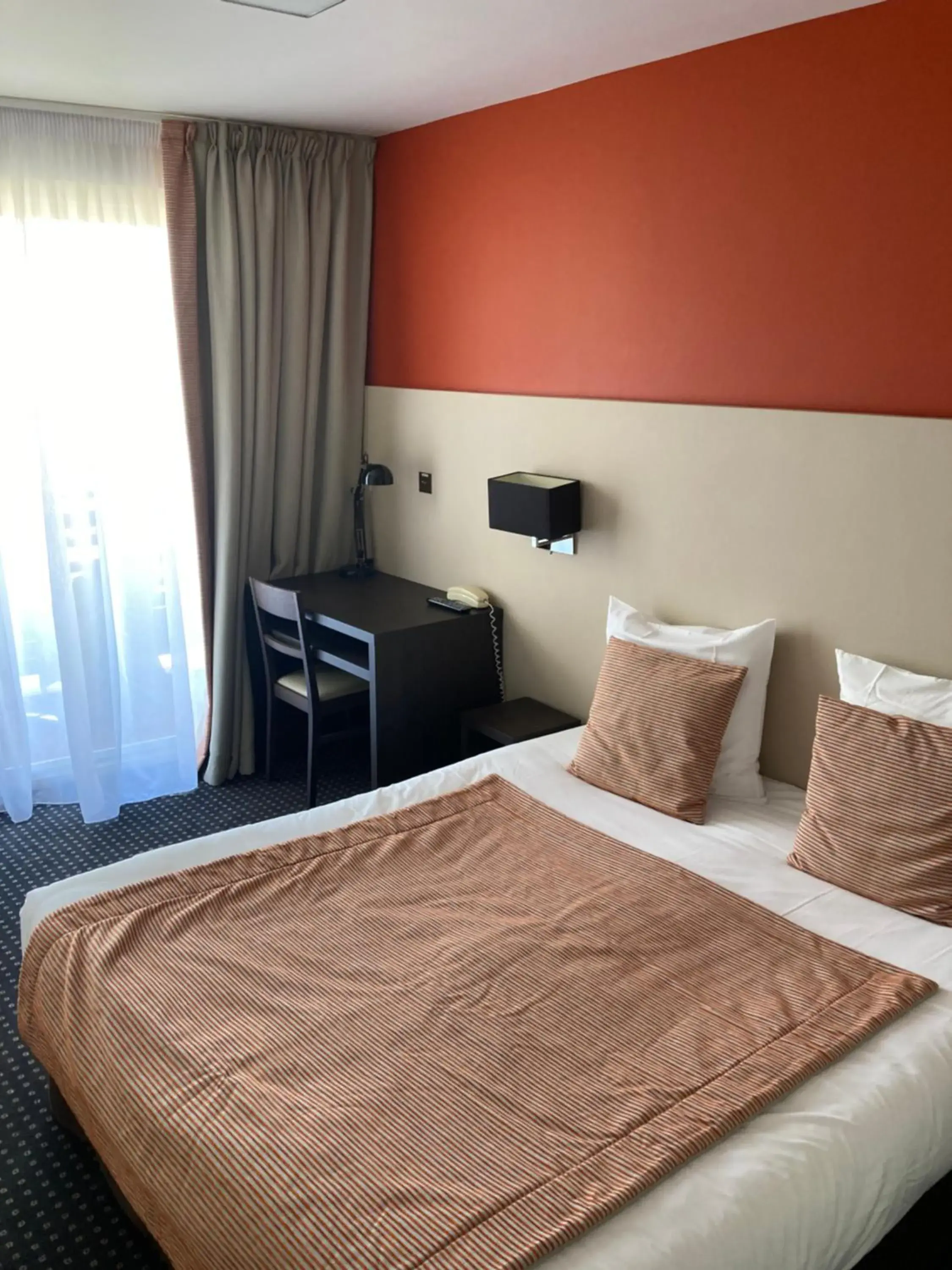 Standard Double Room with Balcony in Hotel Georges Standard Double Room with Balcony in Hotel Georges