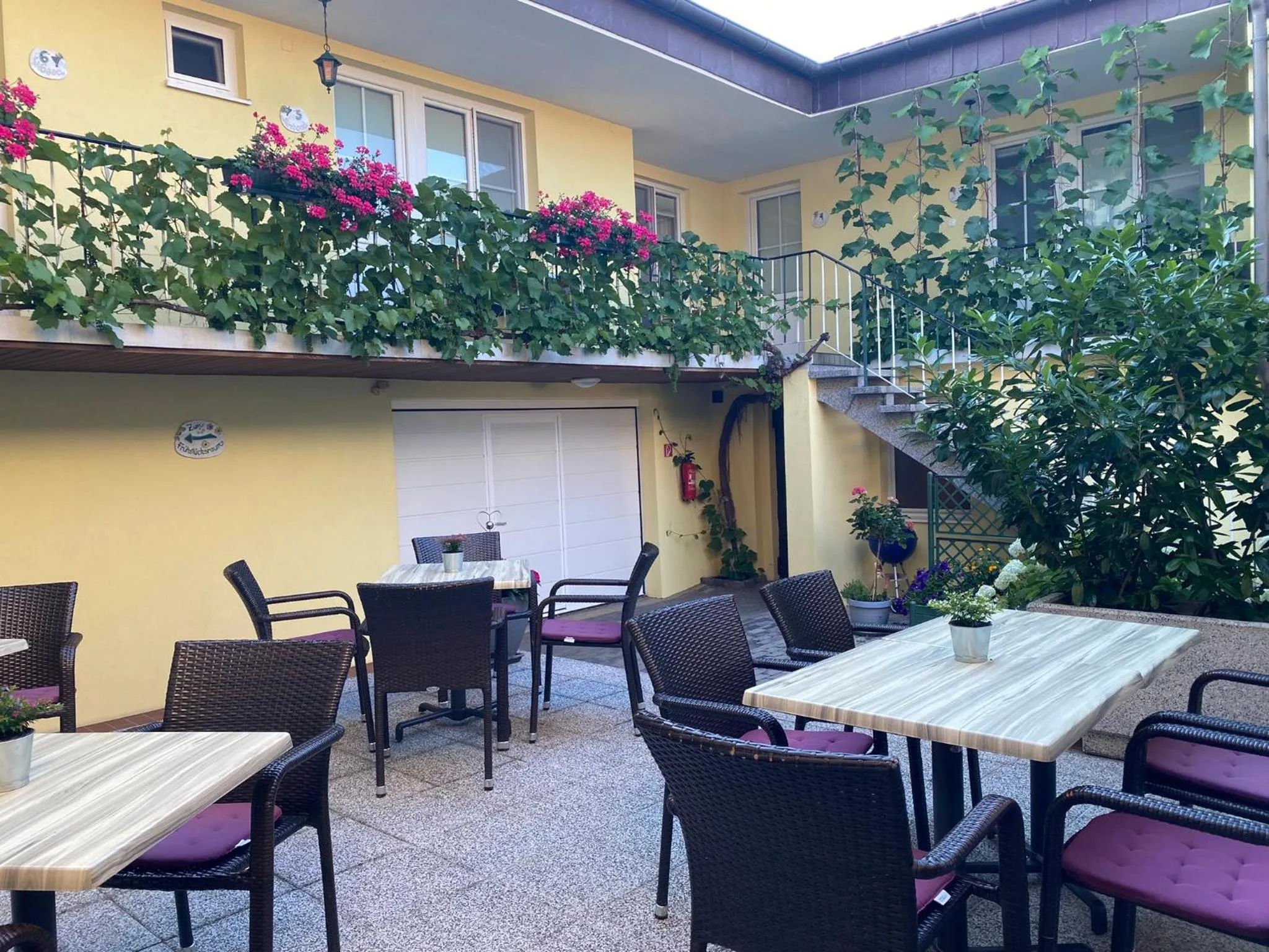 Property building in Pension Peterhof