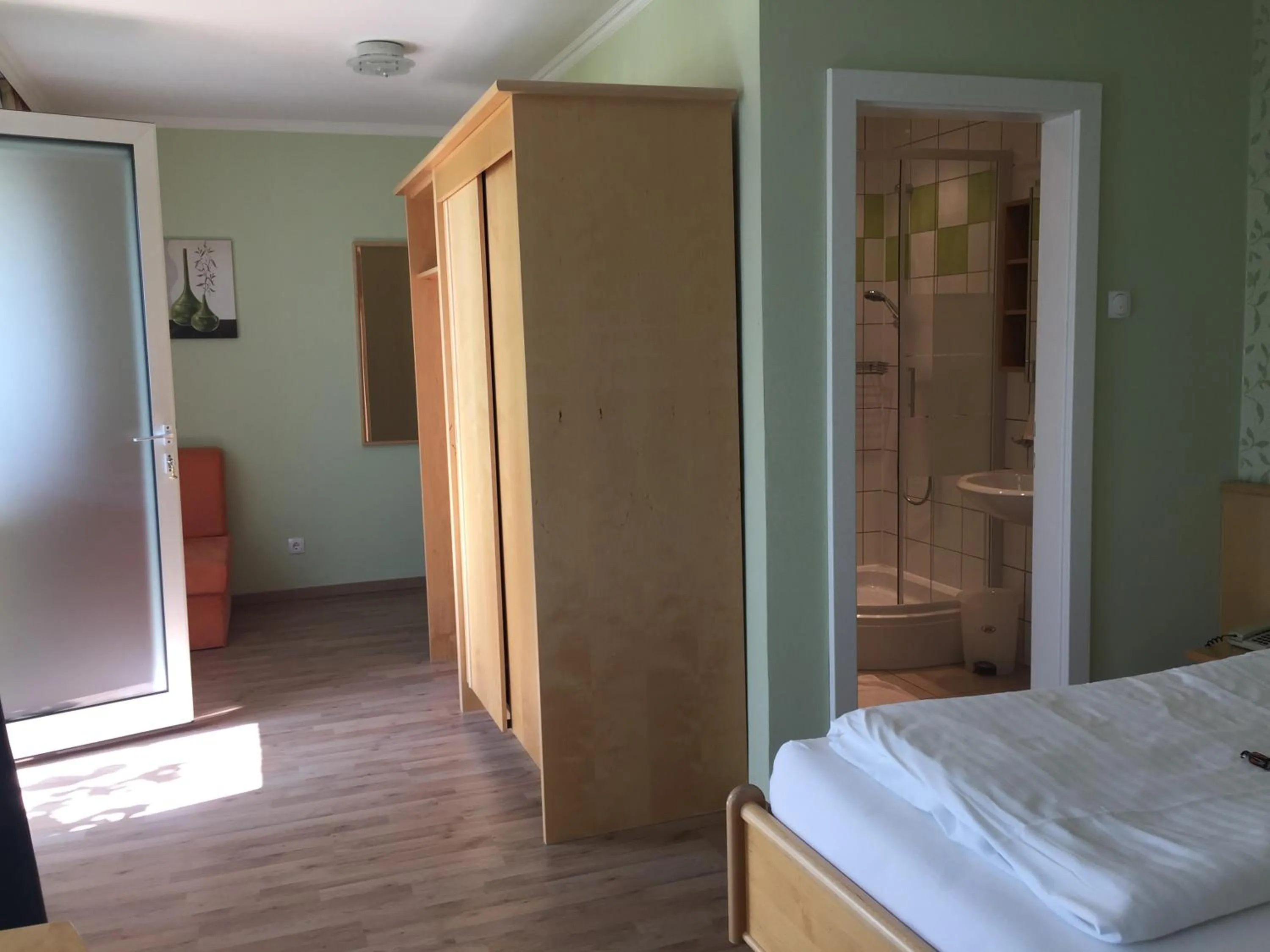 Photo of the whole room, Bed in Pension Peterhof