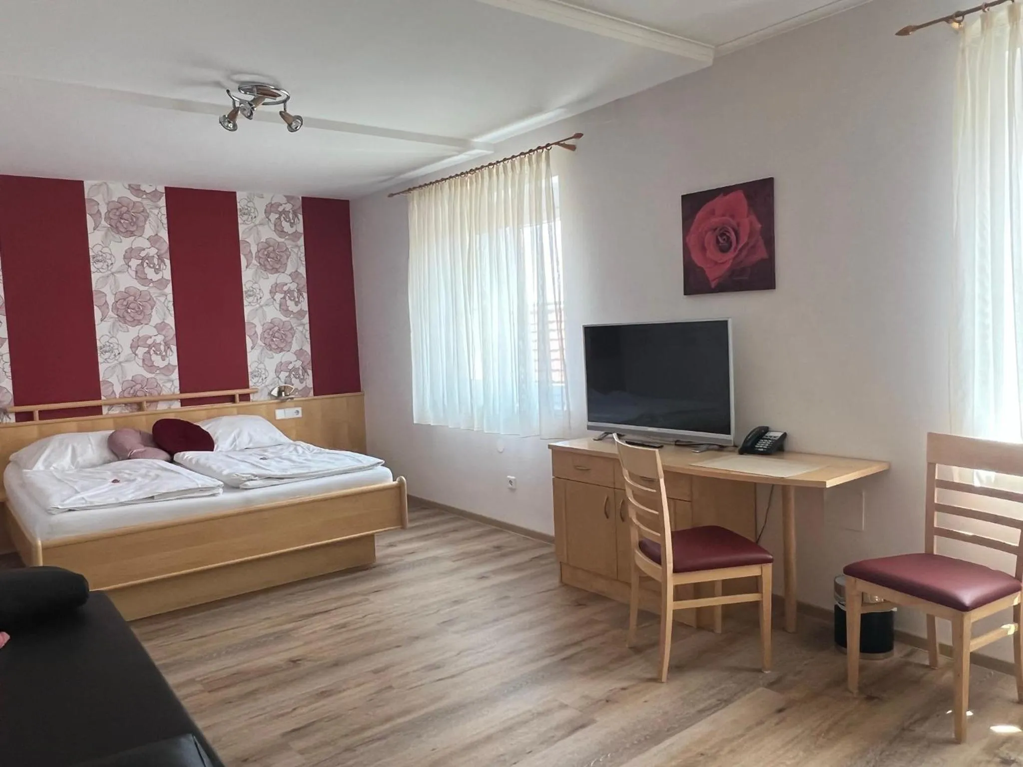 TV and multimedia, Bed in Pension Peterhof