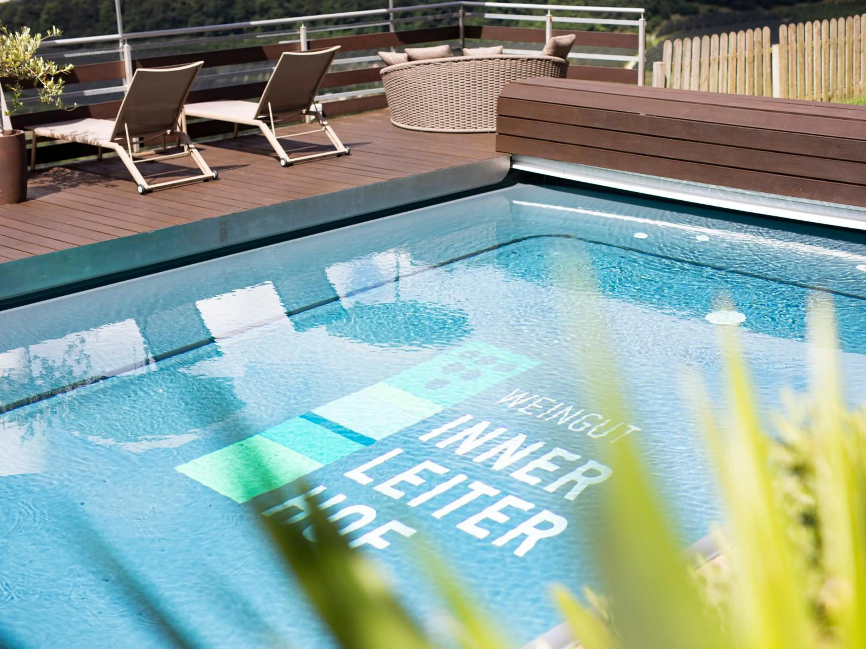Pool view in Hotel Weingut Innerleiterhof