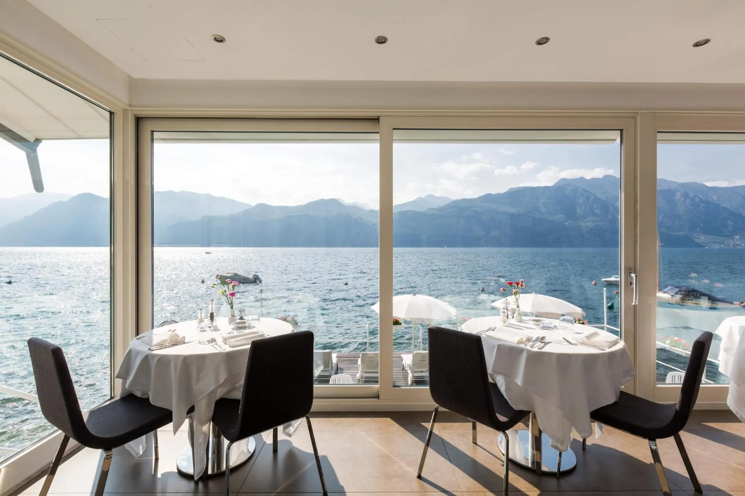 Restaurant/places to eat in Hotel Vega