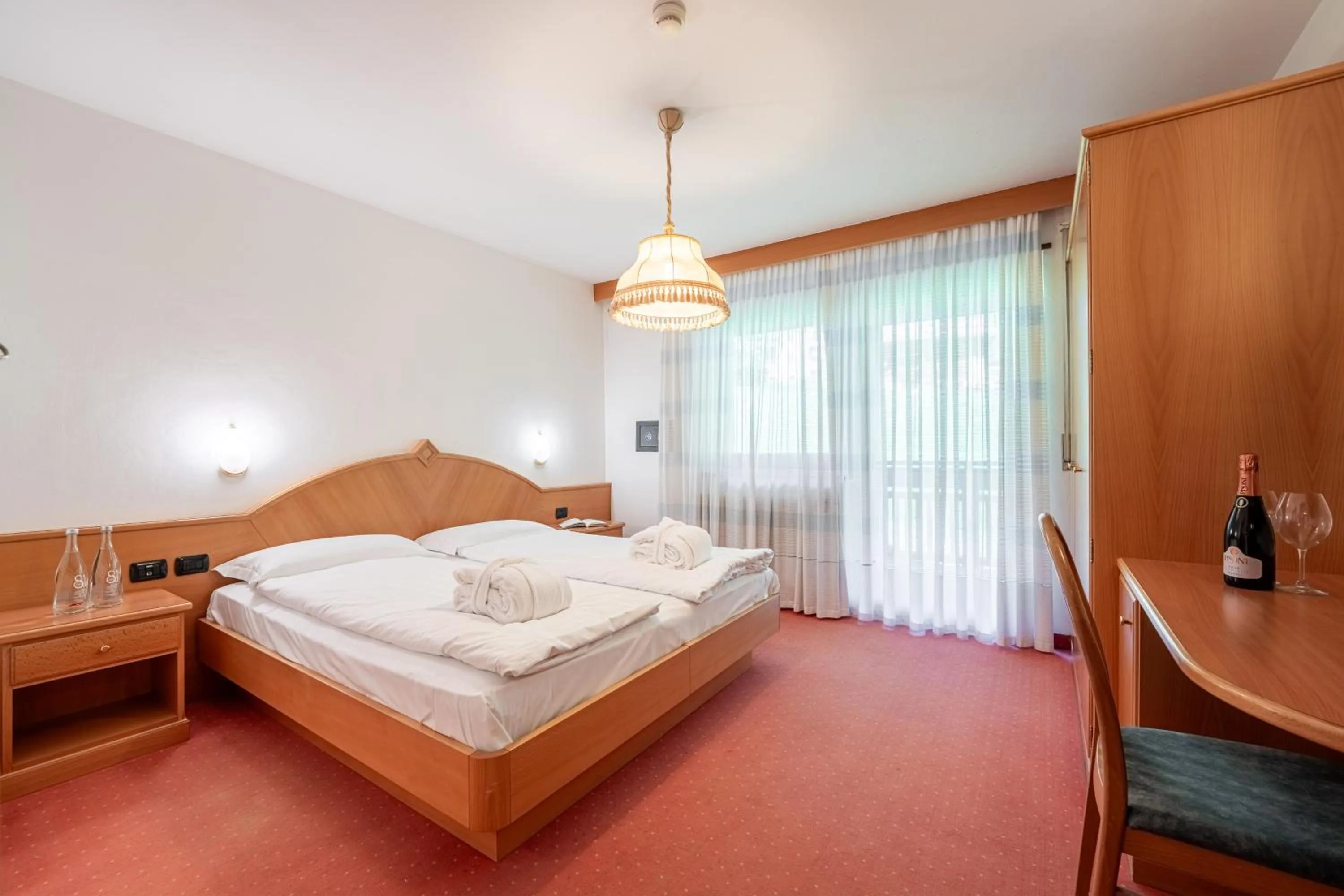 Bedroom, Bed in Hotel Dolomites Inn