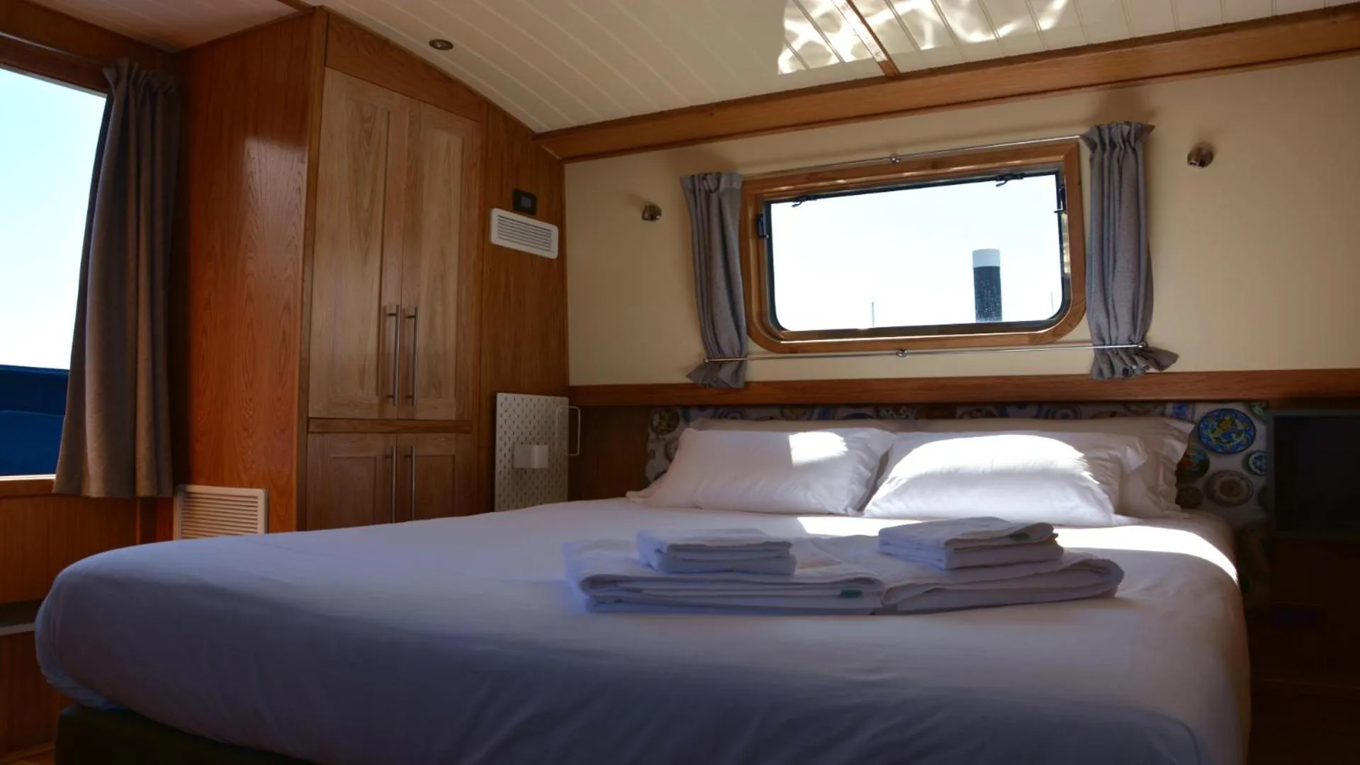 Bed in Tagus Marina