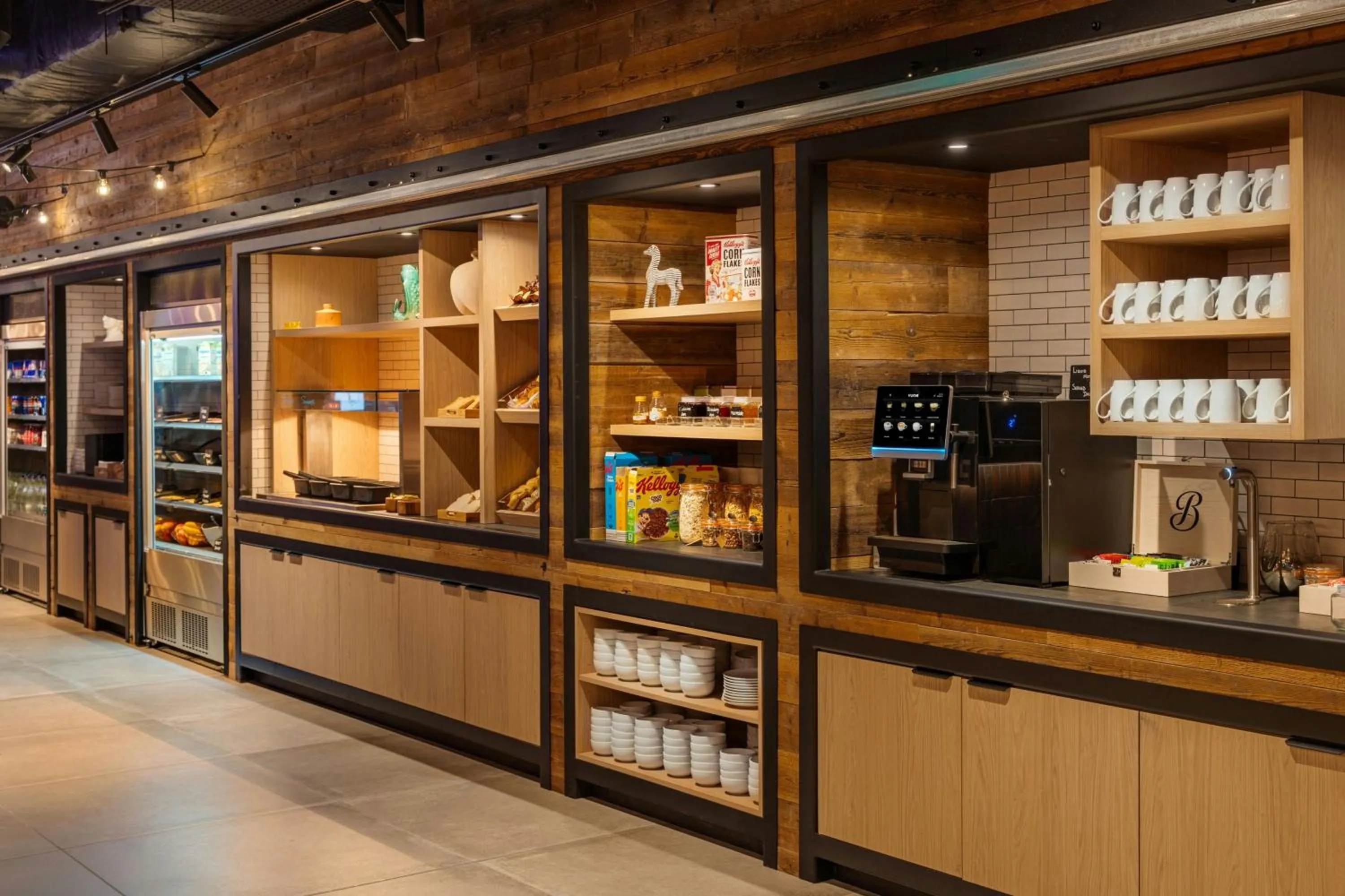 Breakfast in Moxy Belfast City