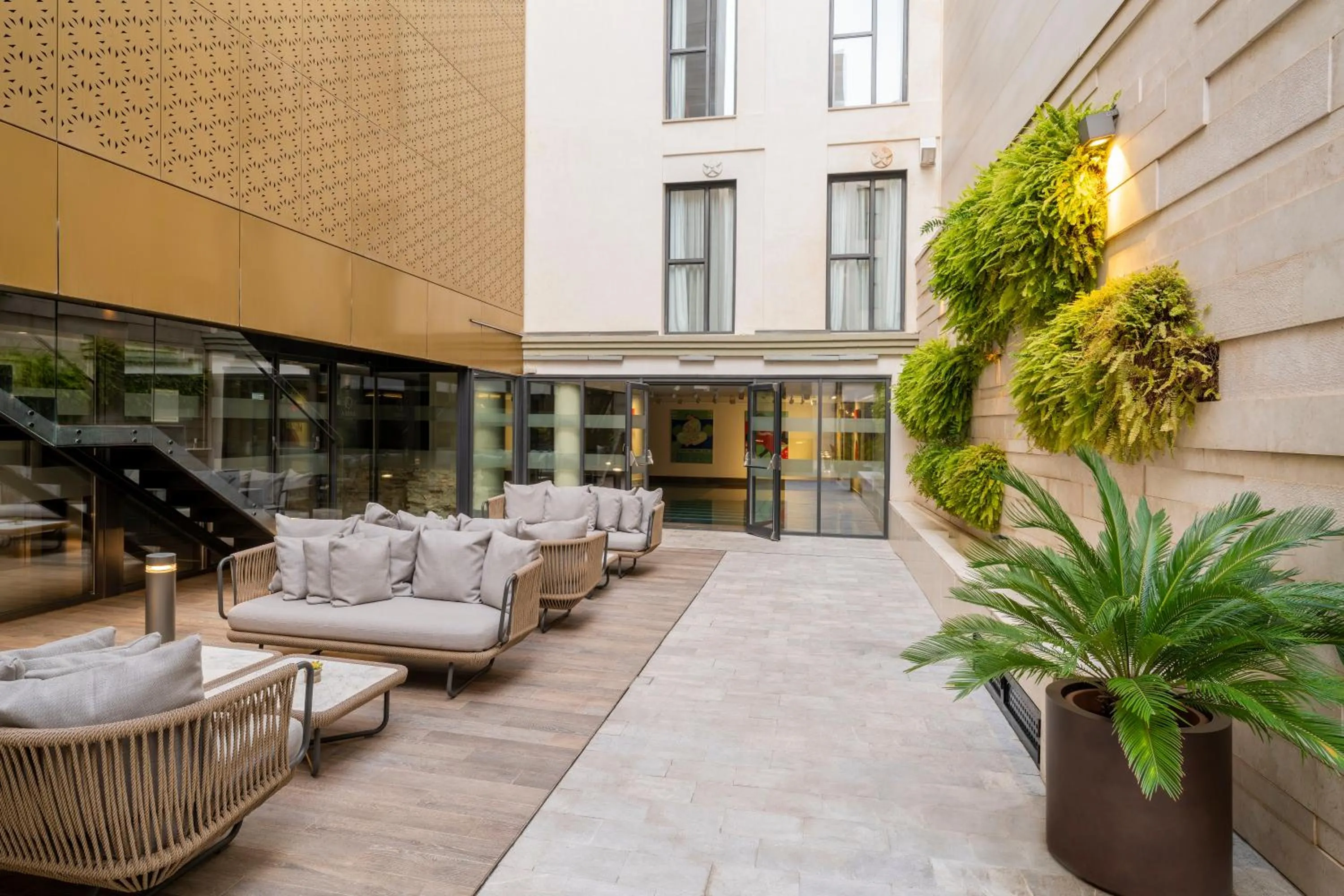 Patio in Áurea Catedral by Eurostars Hotel Company