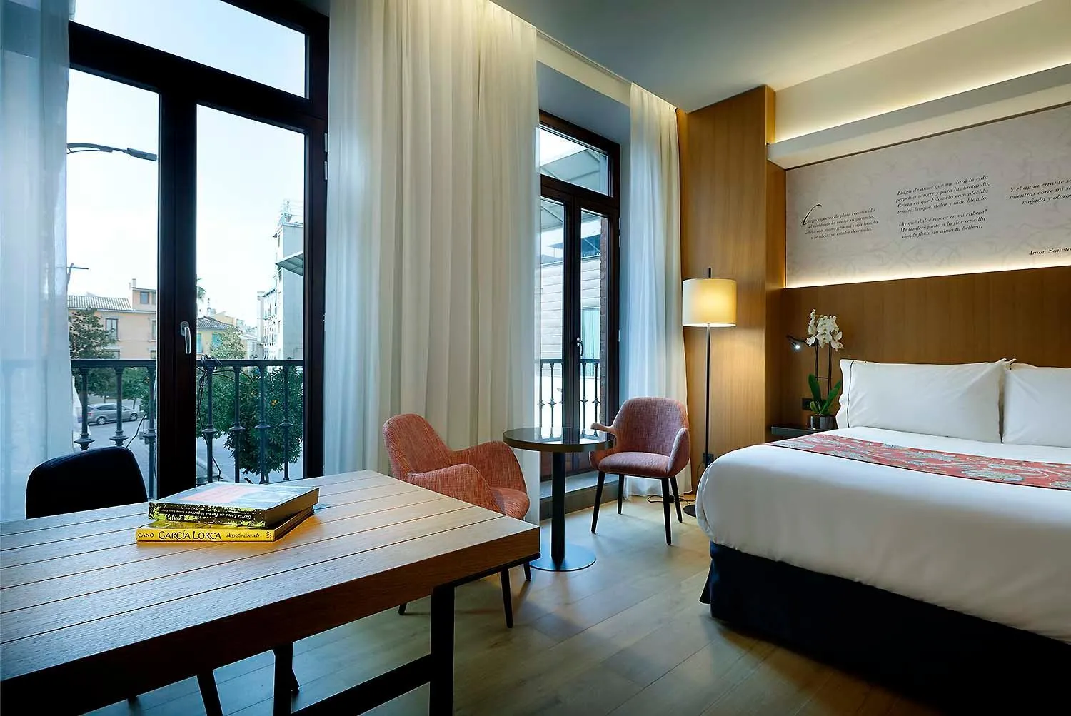 Photo of the whole room, Bed in Áurea Catedral by Eurostars Hotel Company