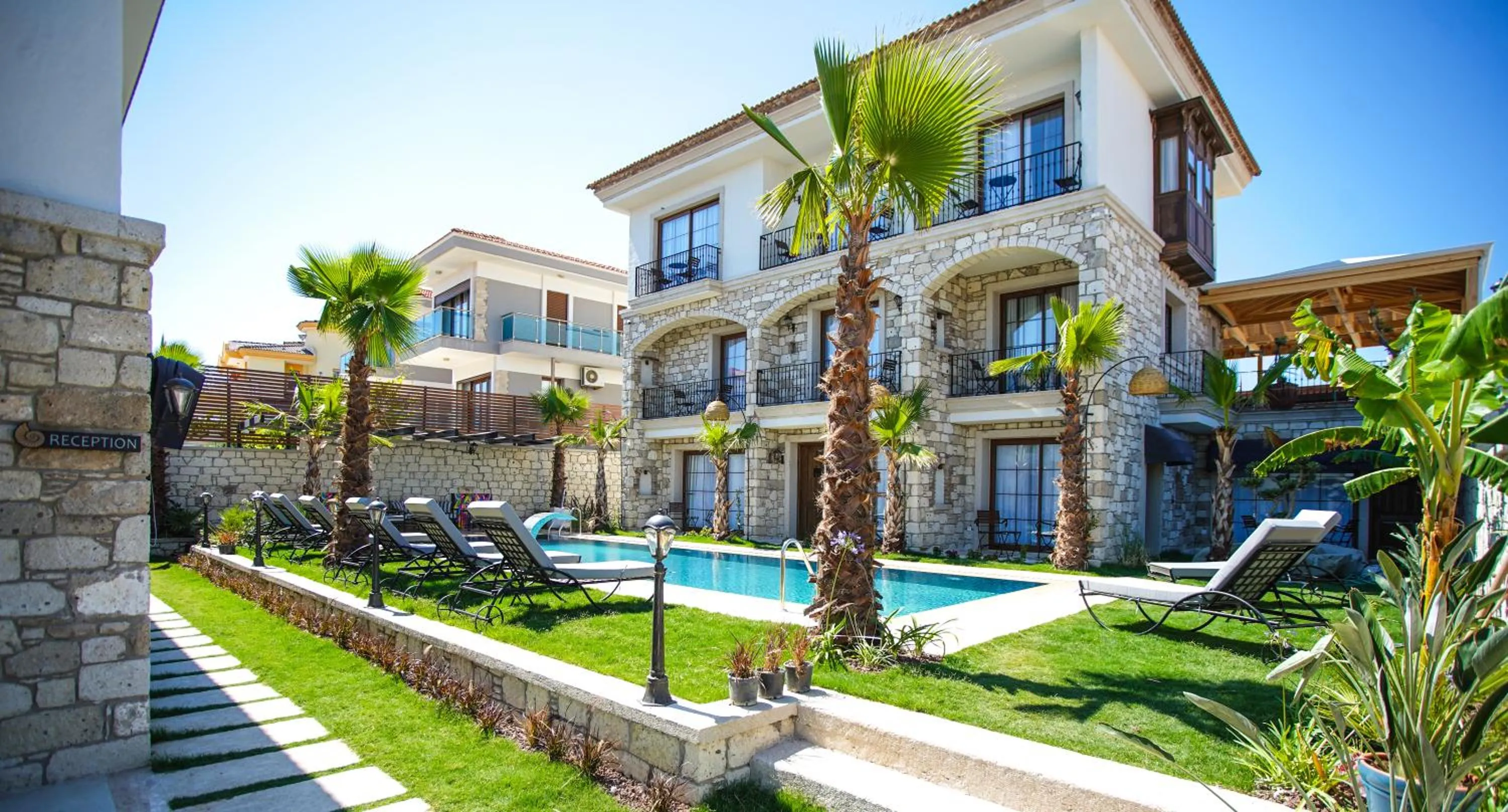 Avalon Boutique Hotel & Suites