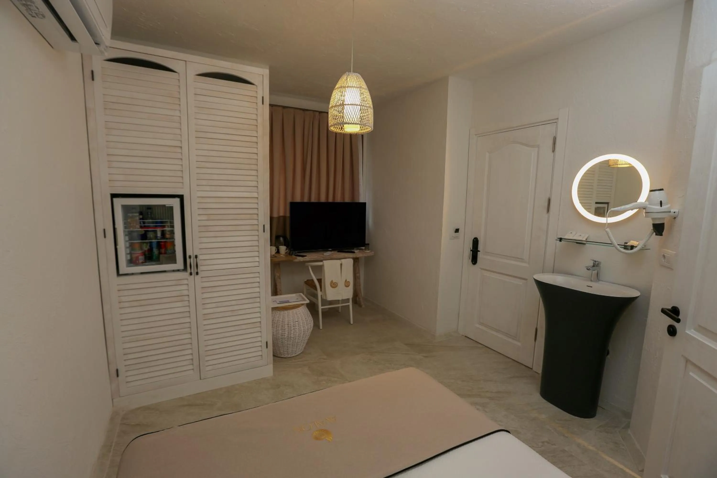 Avalon Boutique Hotel & Suites