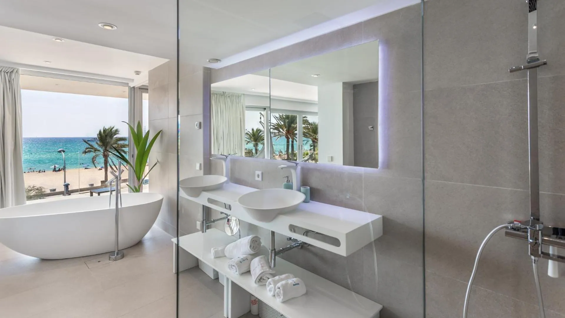 Shower in The Hype Beachhouse