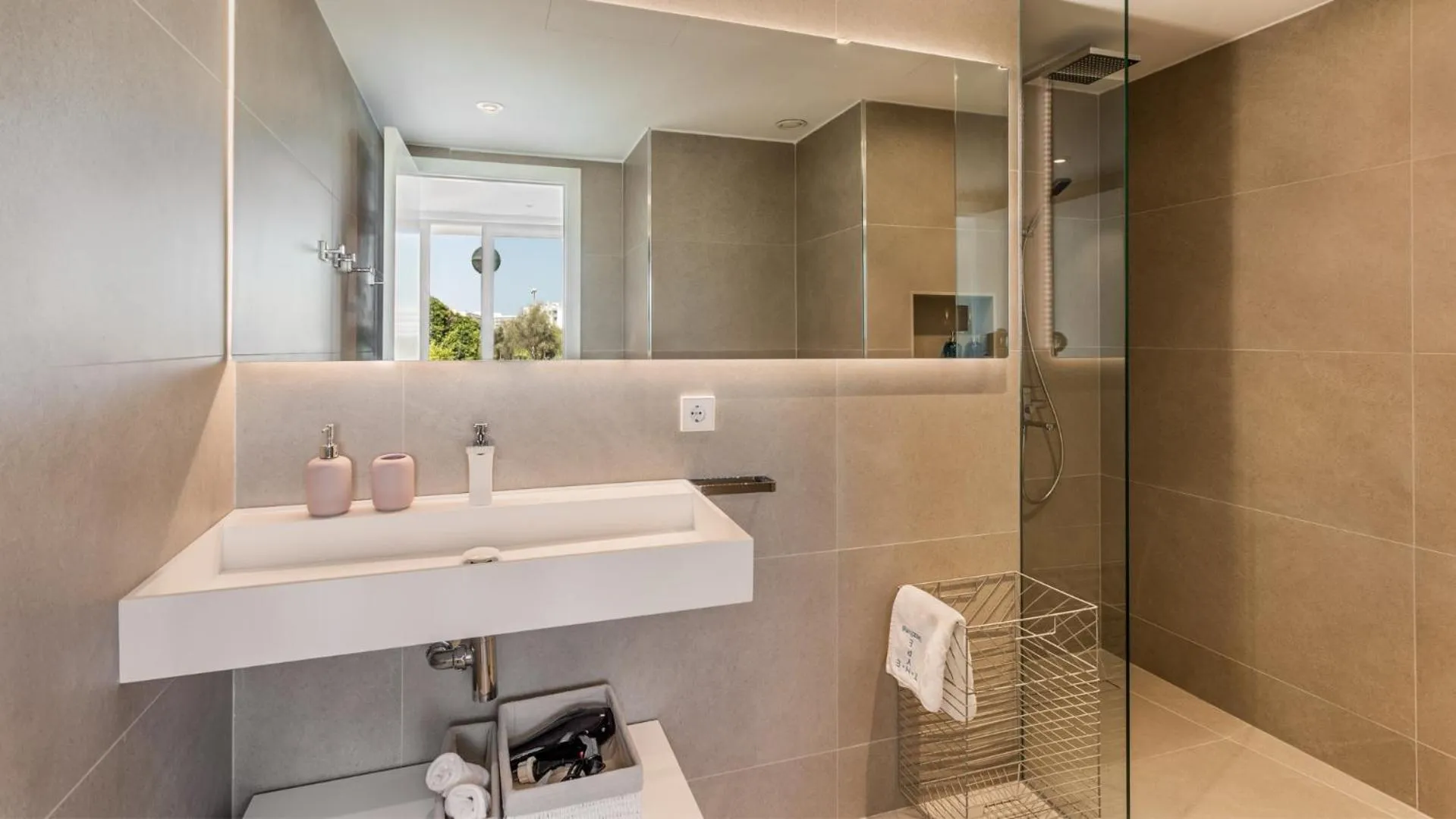 Shower in The Hype Beachhouse