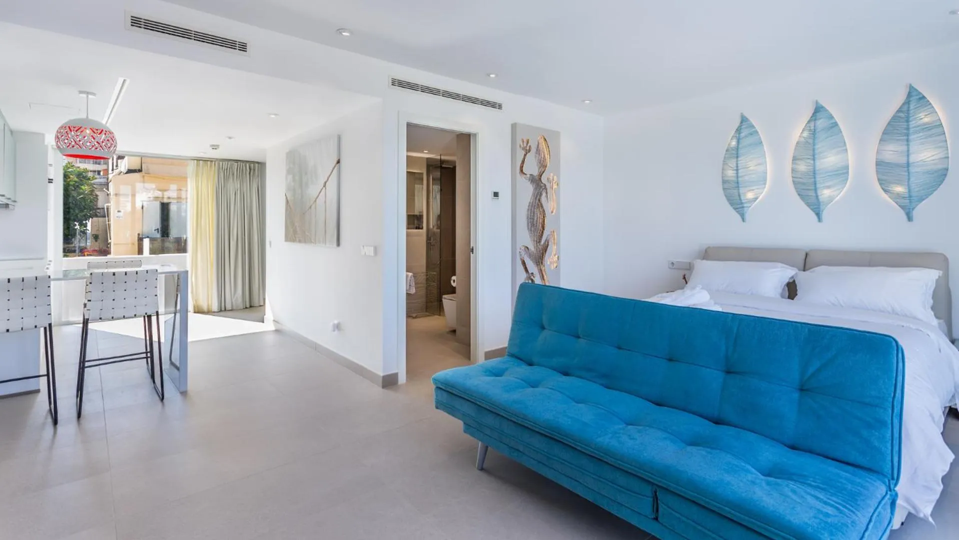 Living room, Bed in The Hype Beachhouse