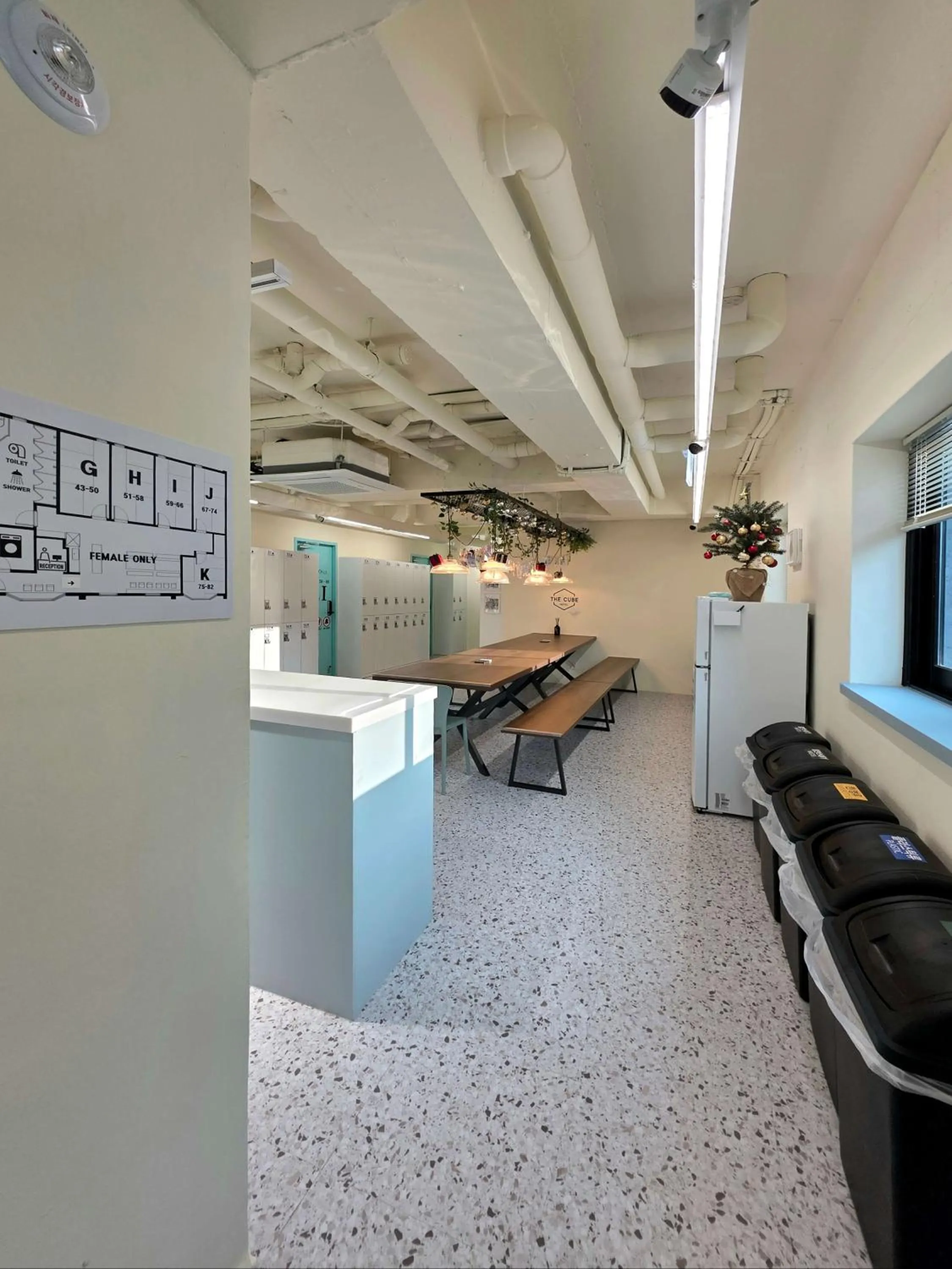 Kitchen or kitchenette in The Cube Hotel