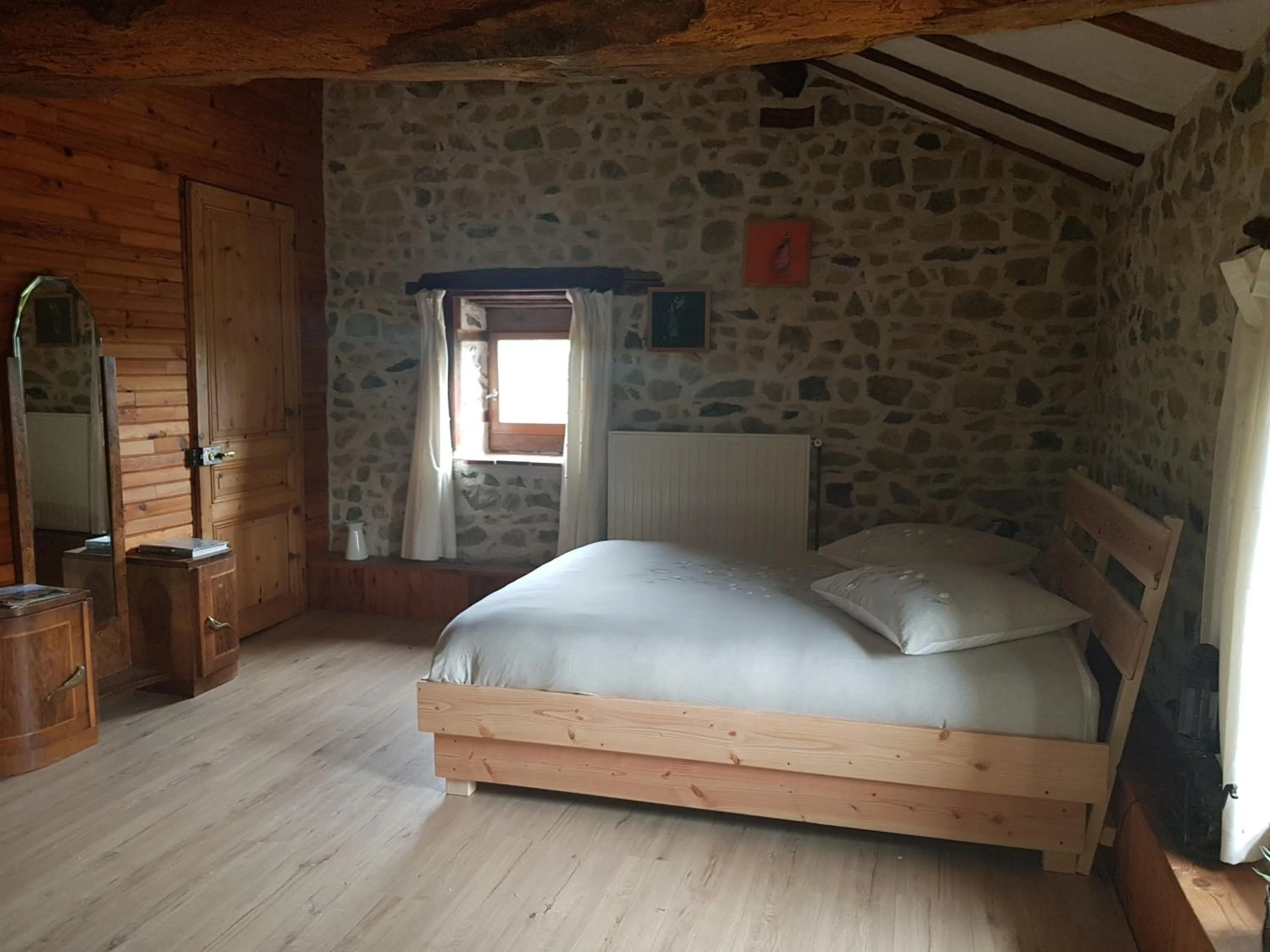 Bed in Chambres et Table d'hôtes Il Fut Un Temps...