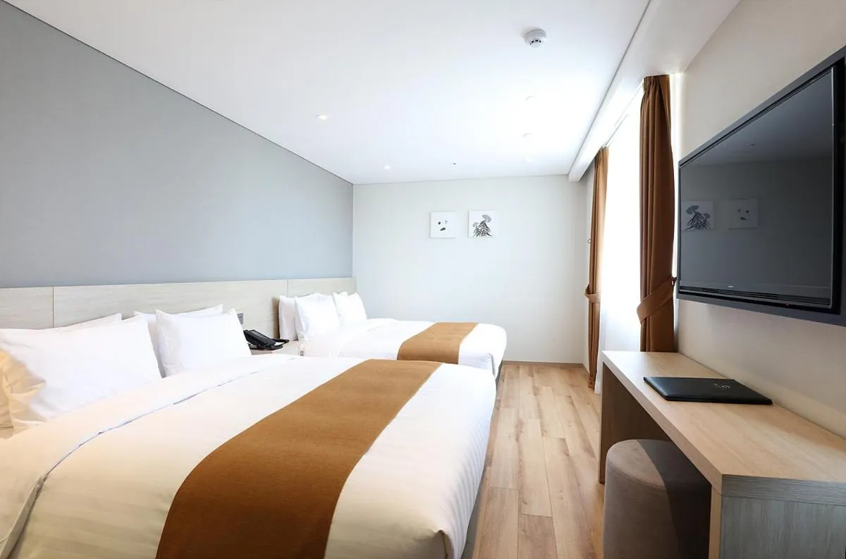 Bed in Gangneung City Hotel